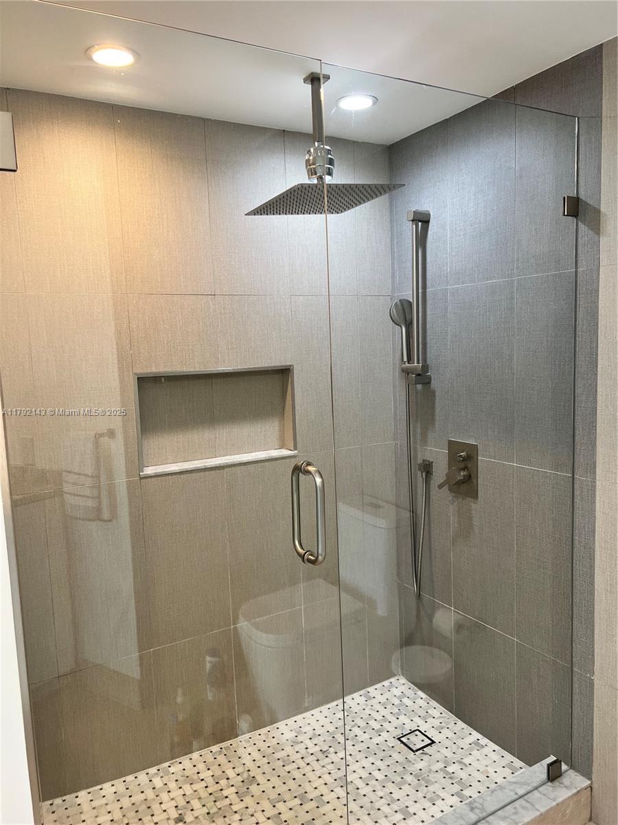 2475 Brickell Ave #2207, Miami FL 33129