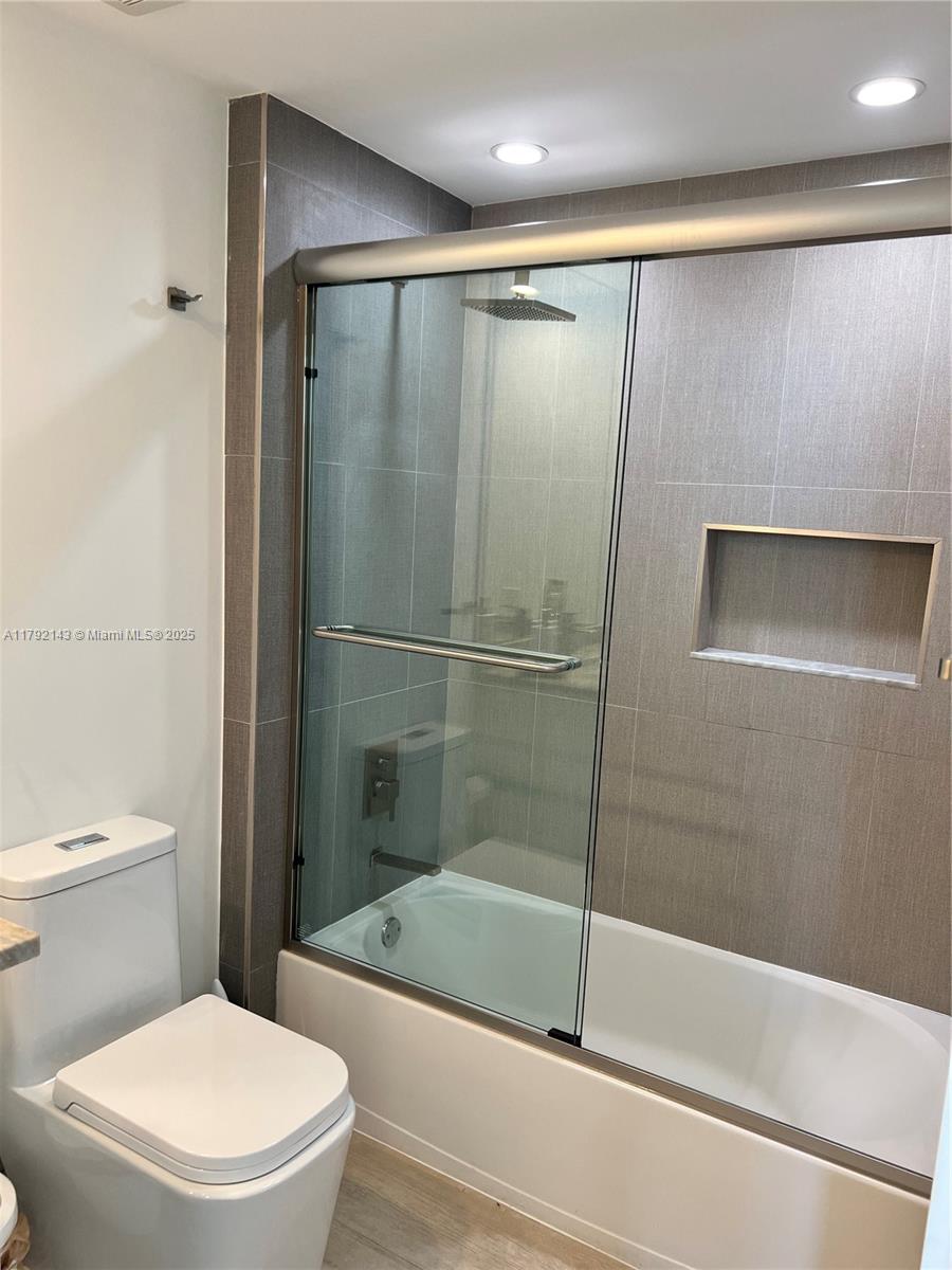 2475 Brickell Ave #2207, Miami FL 33129