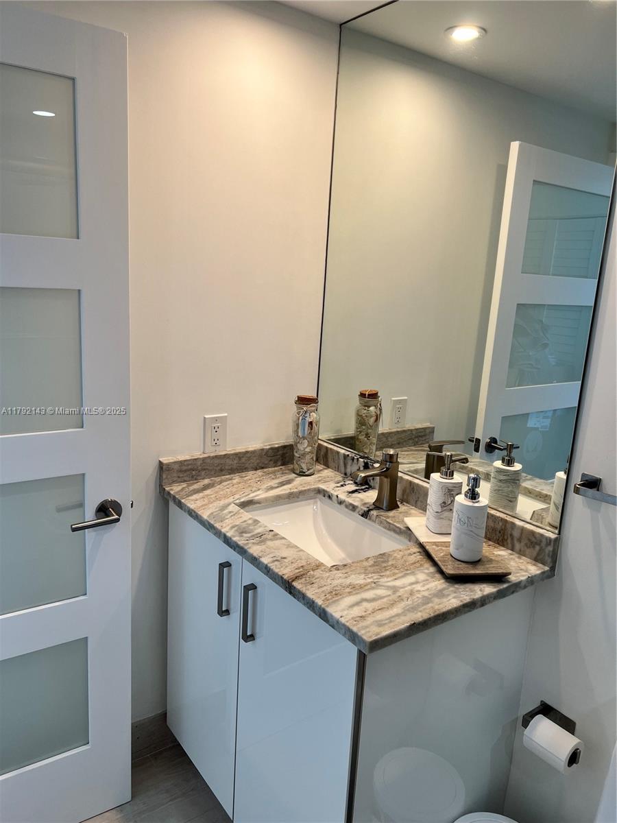 2475 Brickell Ave #2207, Miami FL 33129