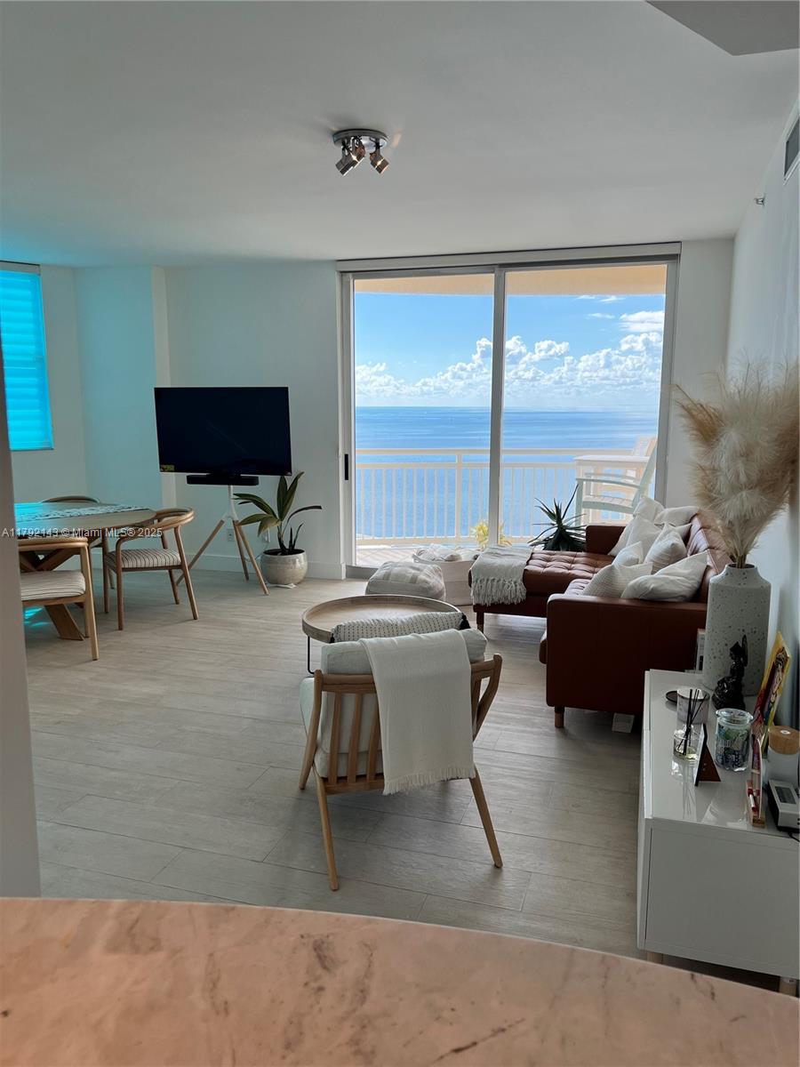 2475 Brickell Ave #2207, Miami FL 33129