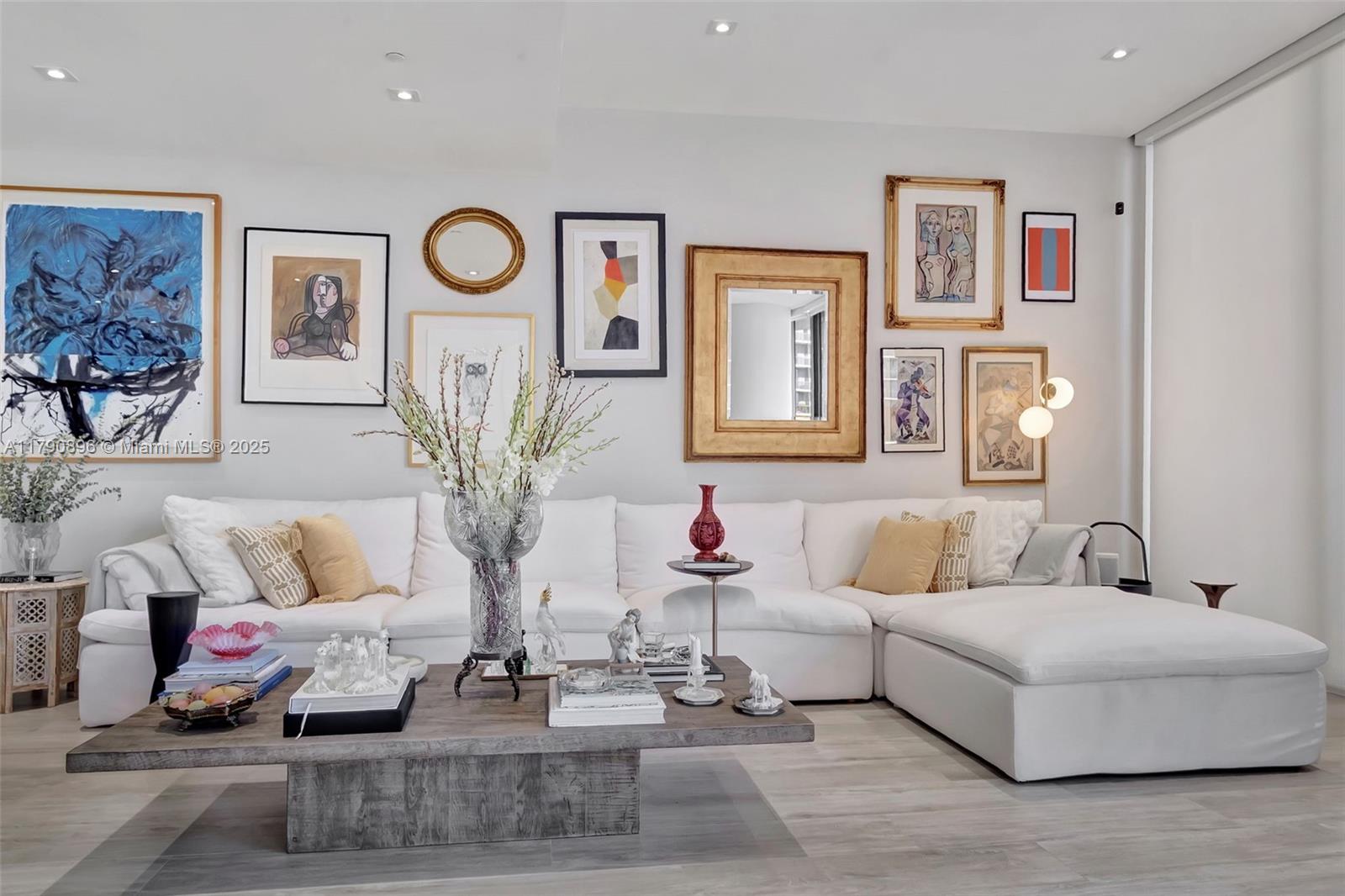 Condo for Sale in Miami, FL