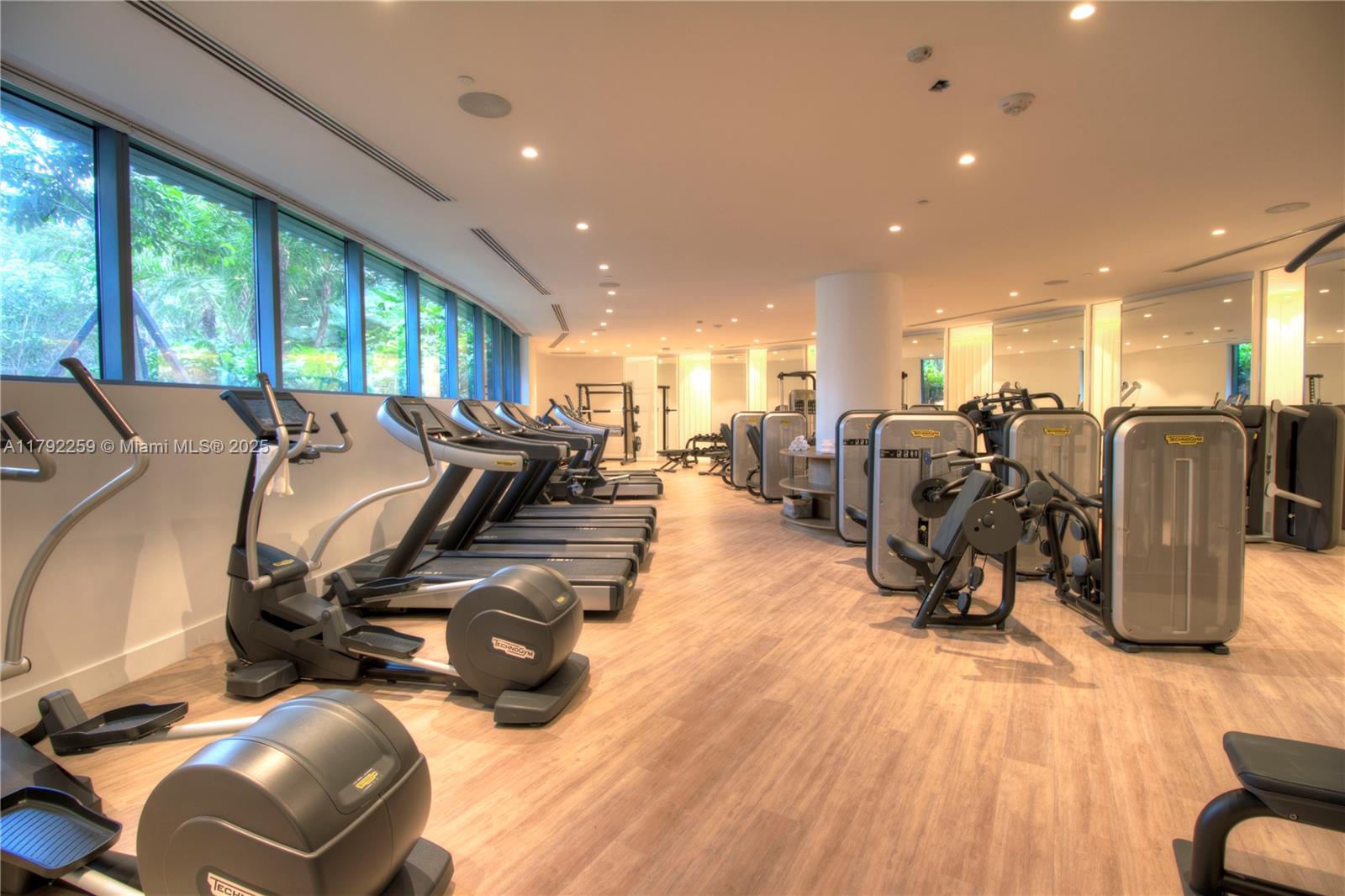 2831 S Bayshore Dr #606, Coconut Grove FL 33133