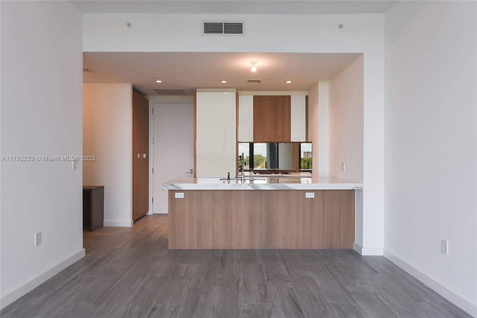 2831 S Bayshore Dr #606, Coconut Grove FL 33133
