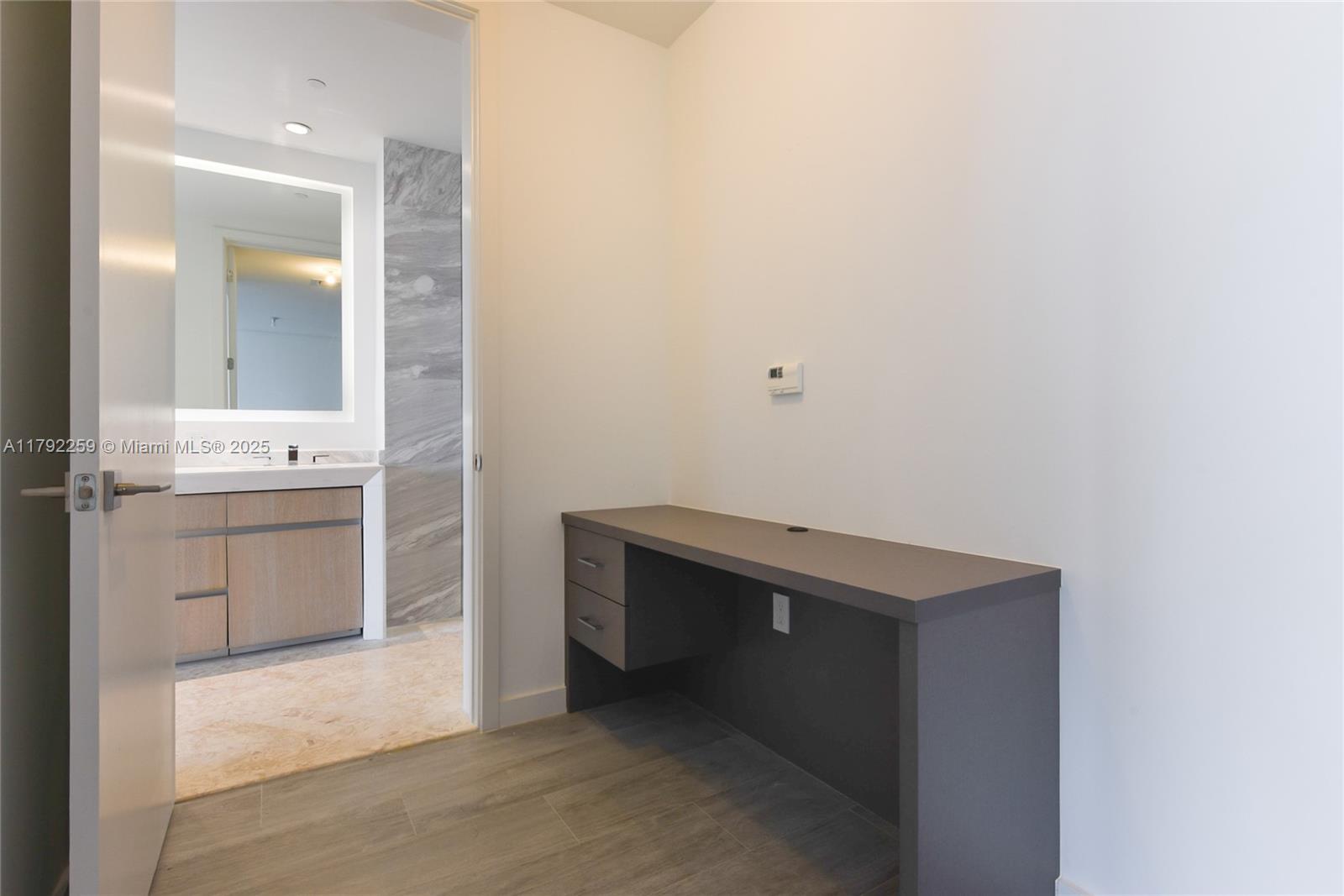 2831 S Bayshore Dr #606, Coconut Grove FL 33133