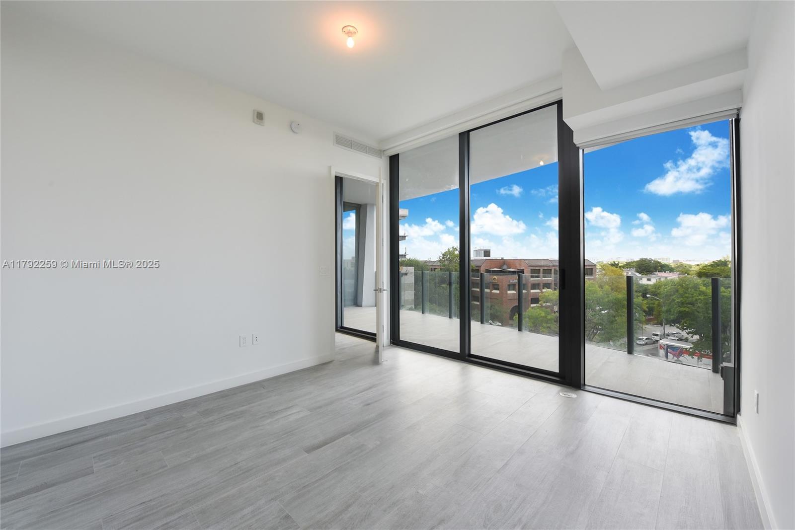 2831 S Bayshore Dr #606, Coconut Grove FL 33133