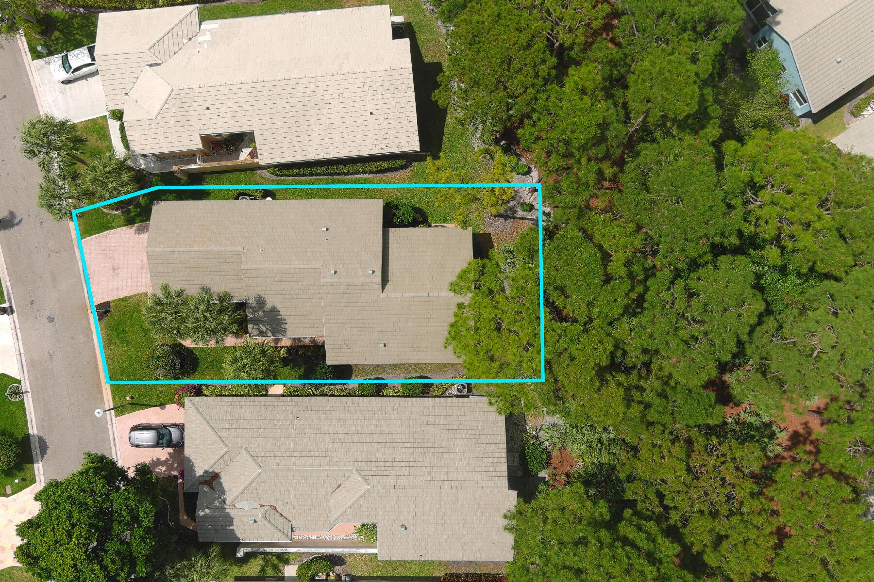 Photo 19 of home located at 175 Harbor Lake Circle, Greenacres FL