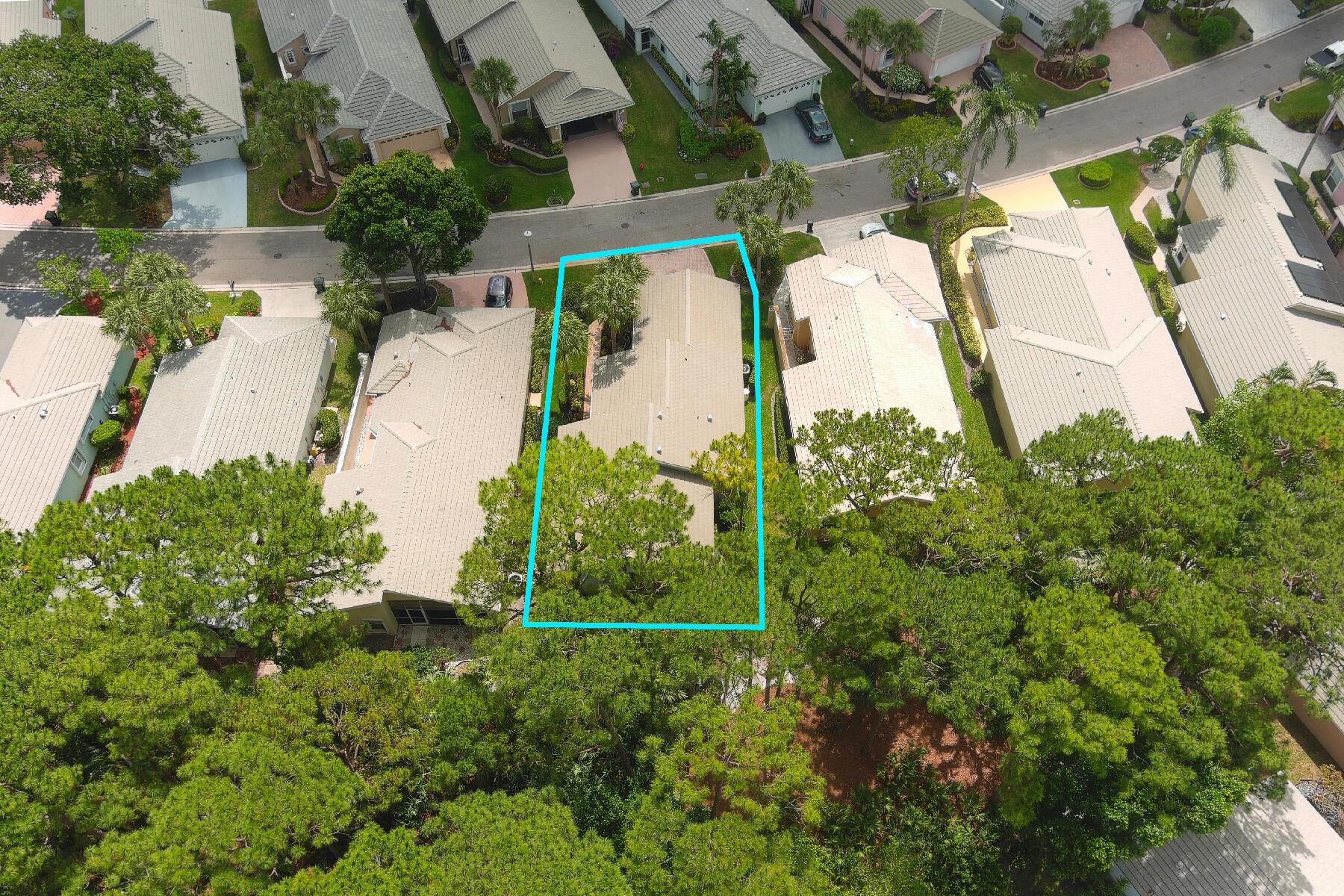 Photo 20 of home located at 175 Harbor Lake Circle, Greenacres FL