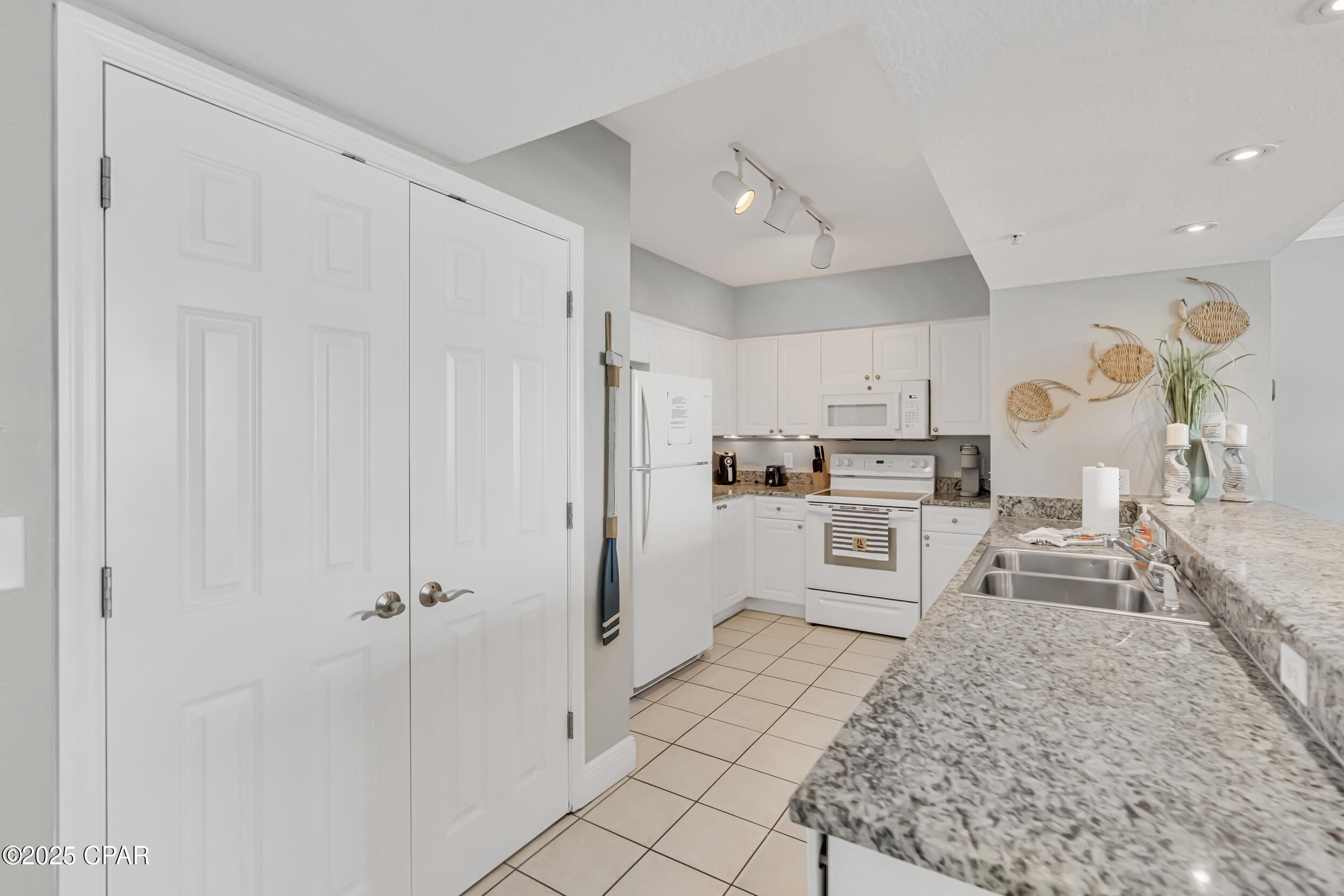 Image 21 For 14701 Front Beach Road 834