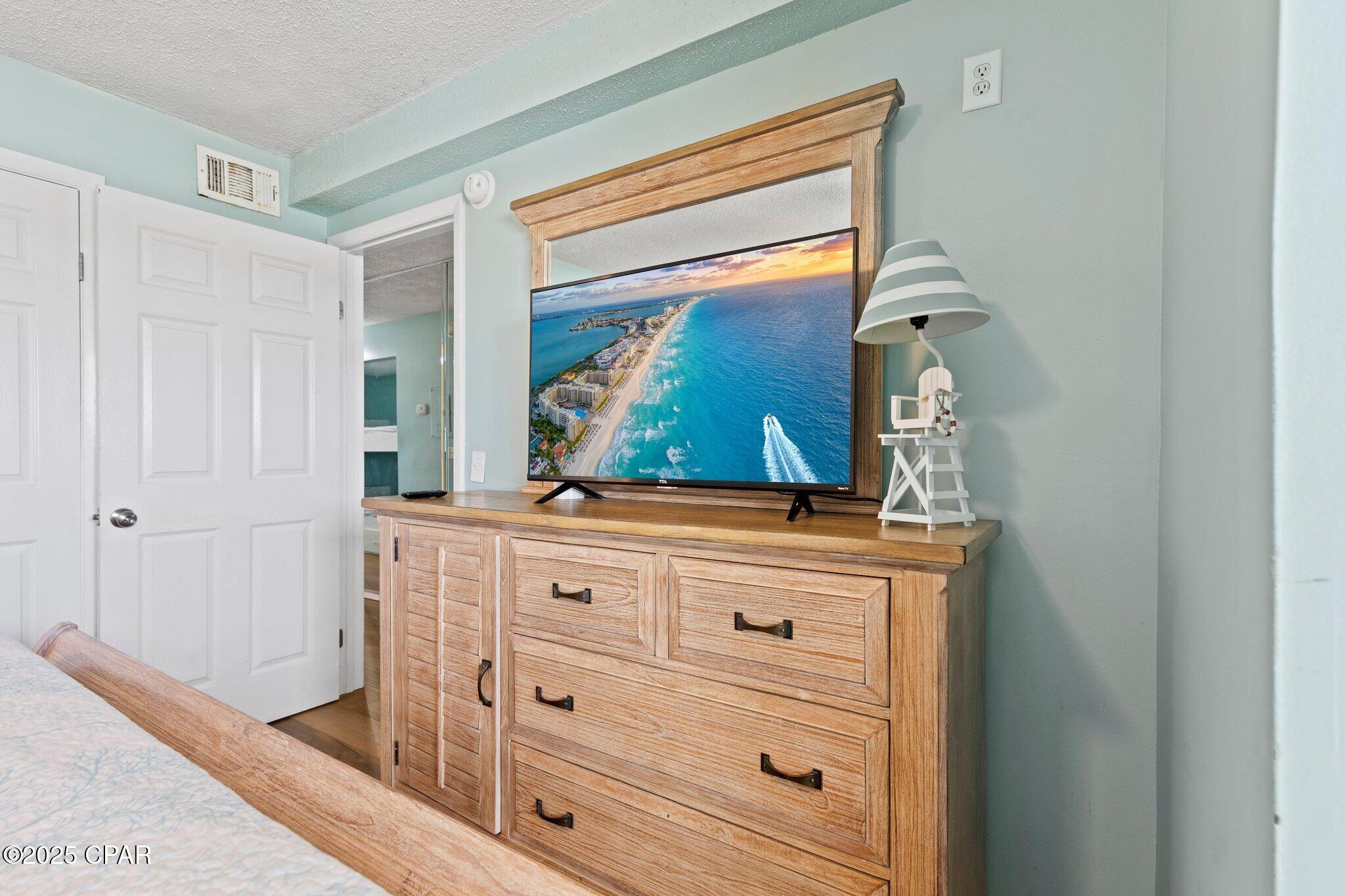Image 7 For 8743 Thomas Drive 809