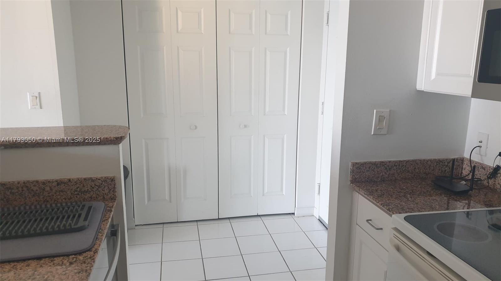 1155 Brickell Bay Dr #3007, Miami FL 33131