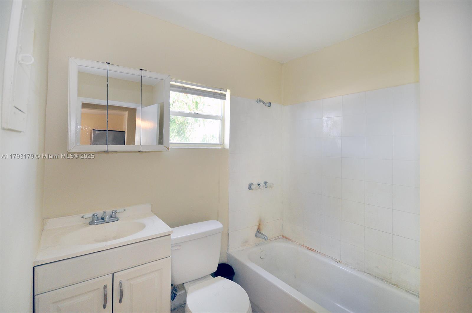 1265 Silver Beach Rd, Riviera Beach, Florida image 9