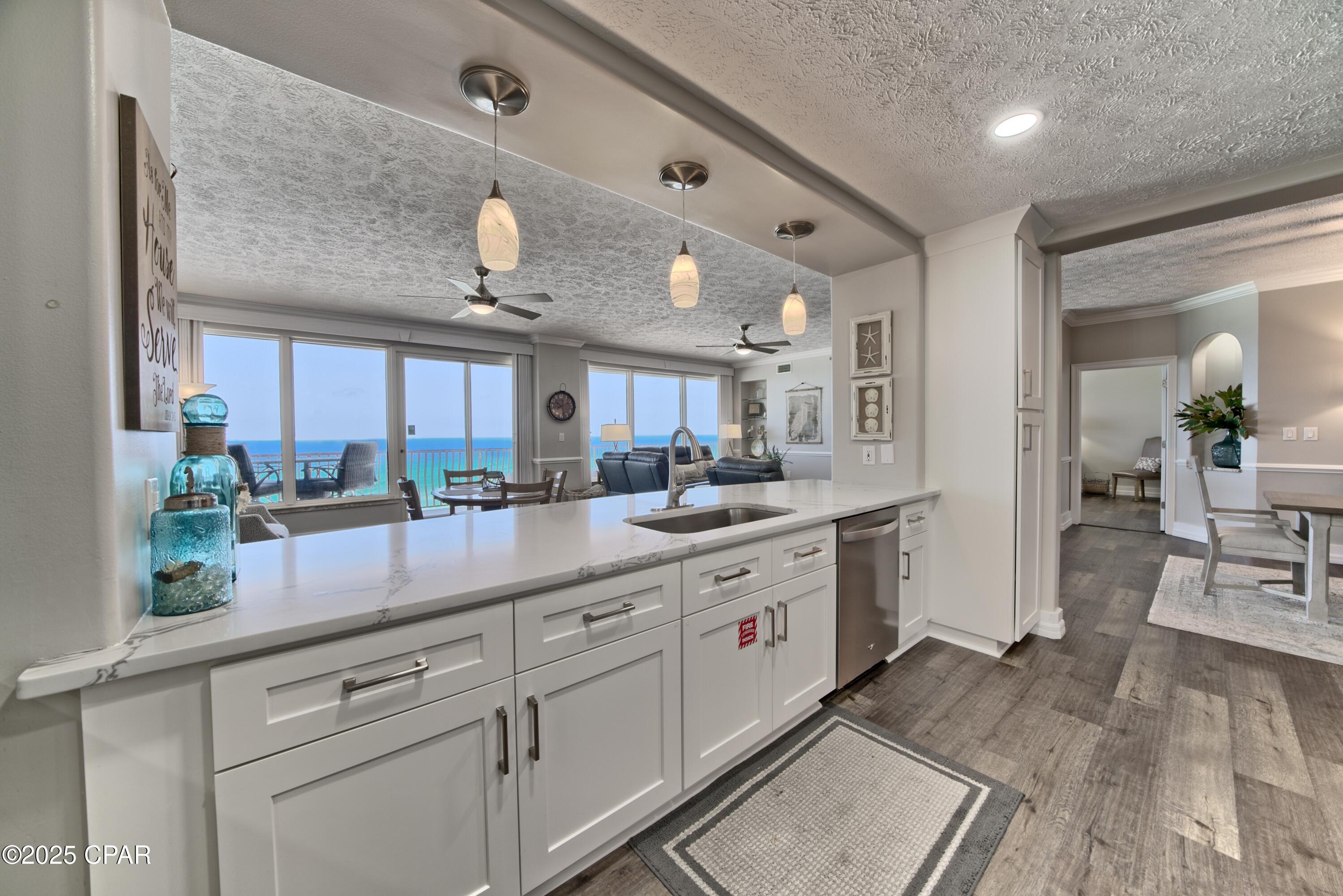 Image 12 For 7115 Thomas Drive 604