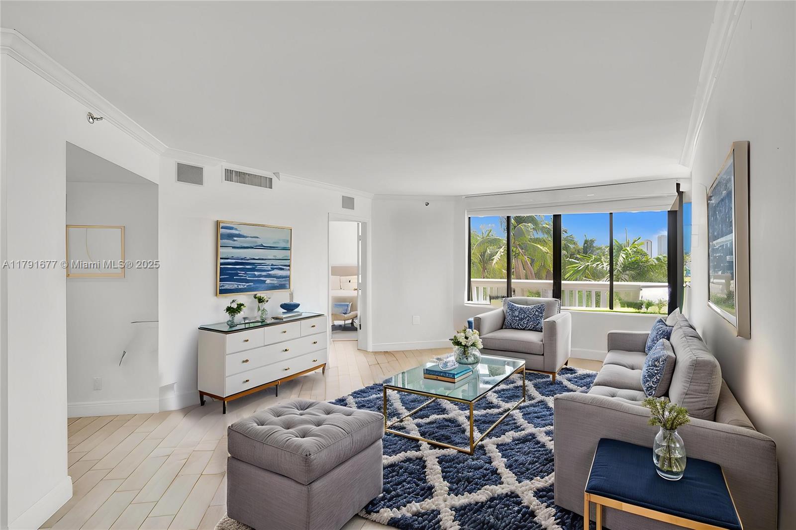 listing main picture