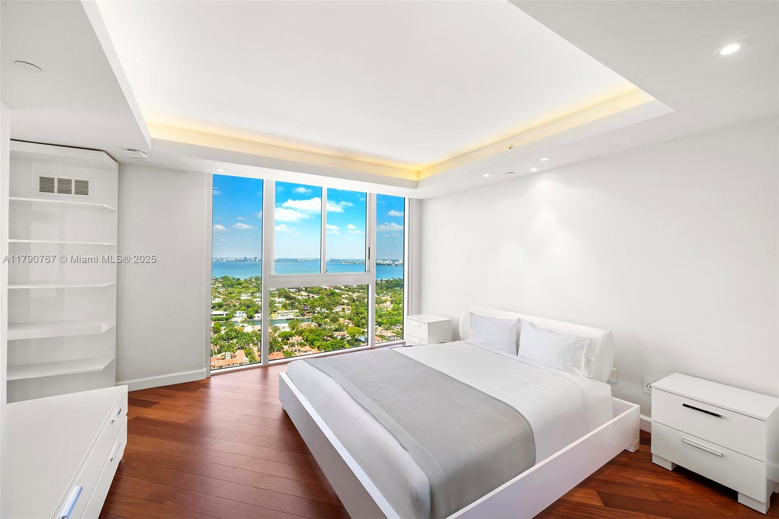 4779 Collins Ave #3405, Miami Beach FL 33140