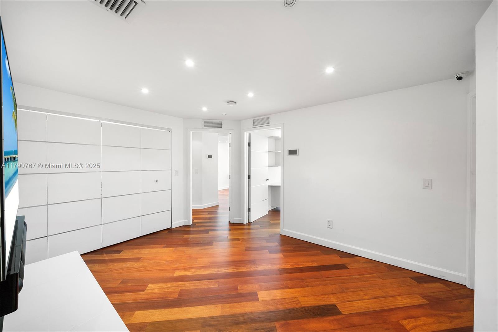 4779 Collins Ave #3405, Miami Beach FL 33140