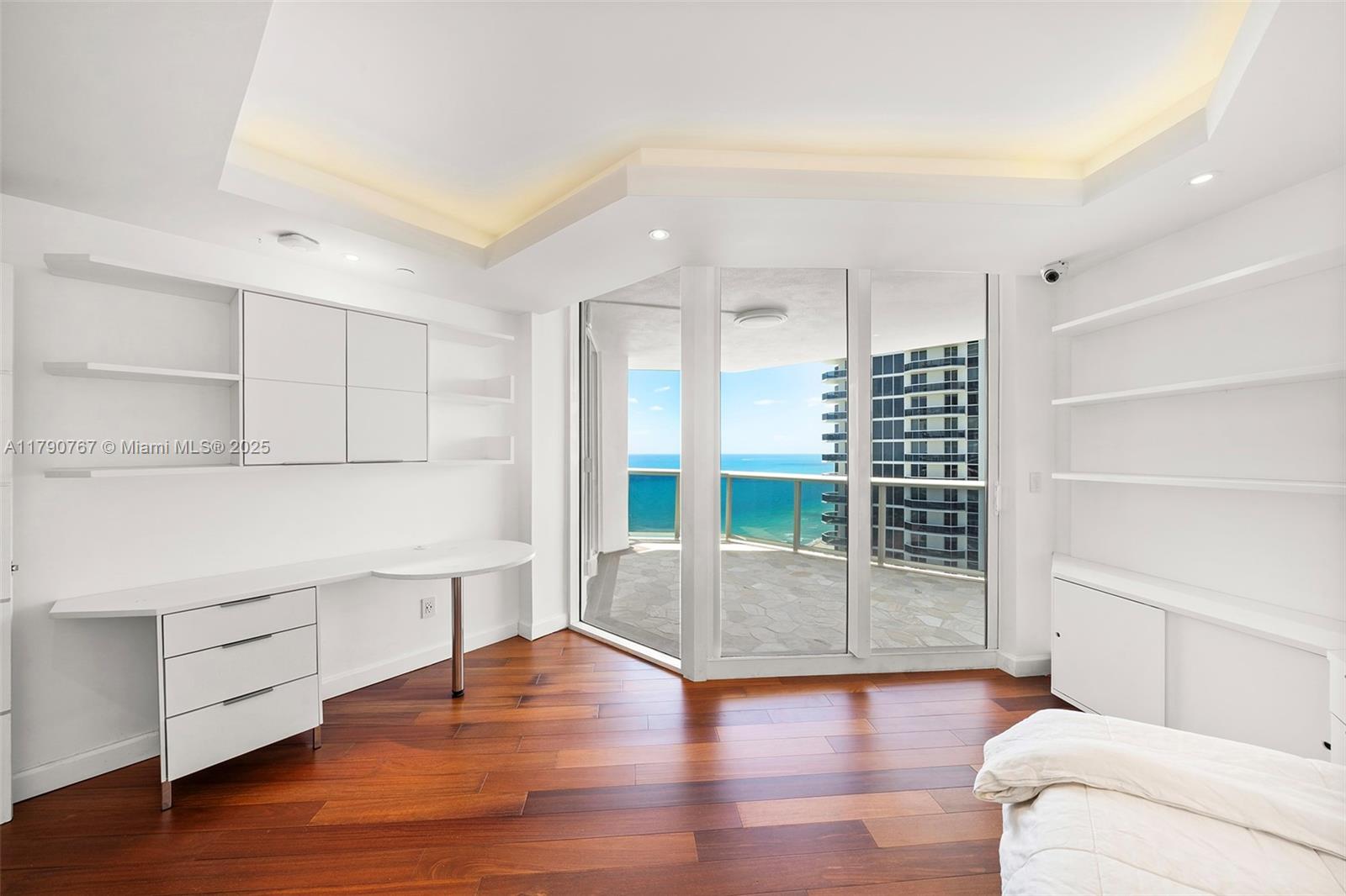 4779 Collins Ave #3405, Miami Beach FL 33140