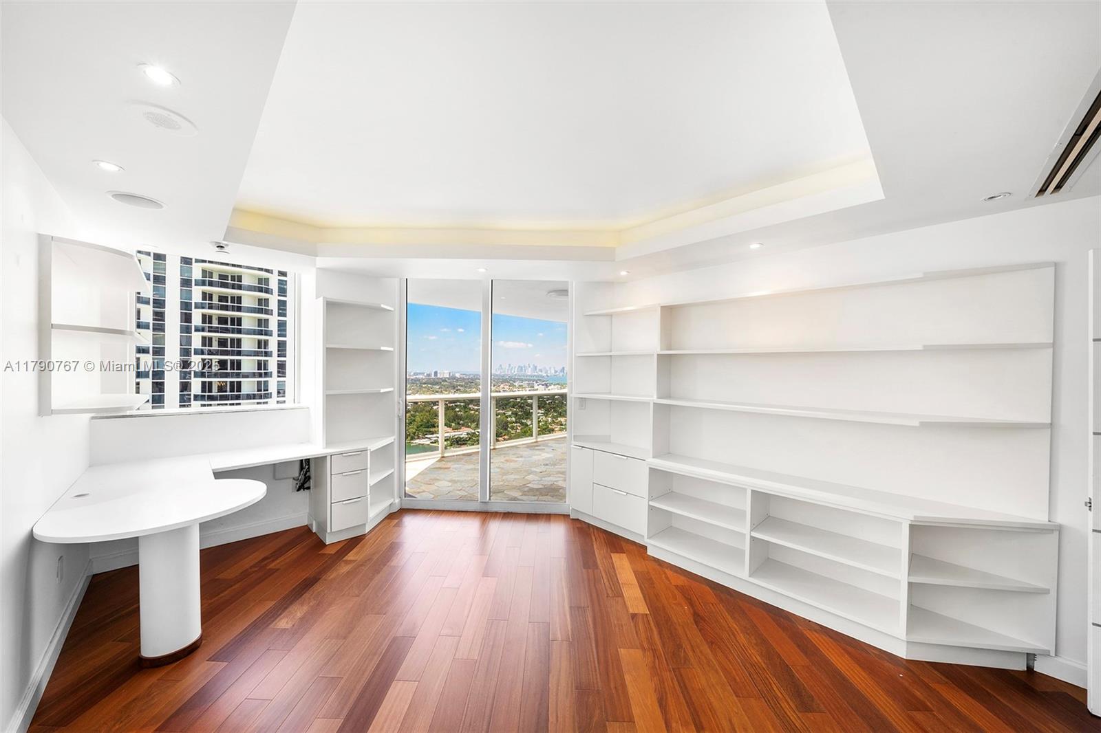 4779 Collins Ave #3405, Miami Beach FL 33140