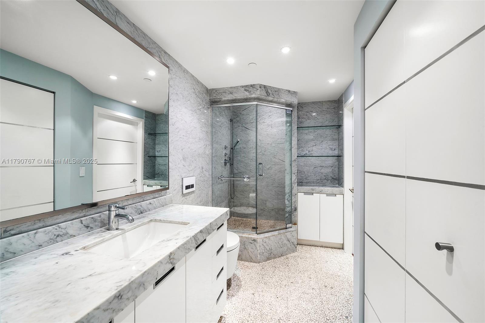 4779 Collins Ave #3405, Miami Beach FL 33140