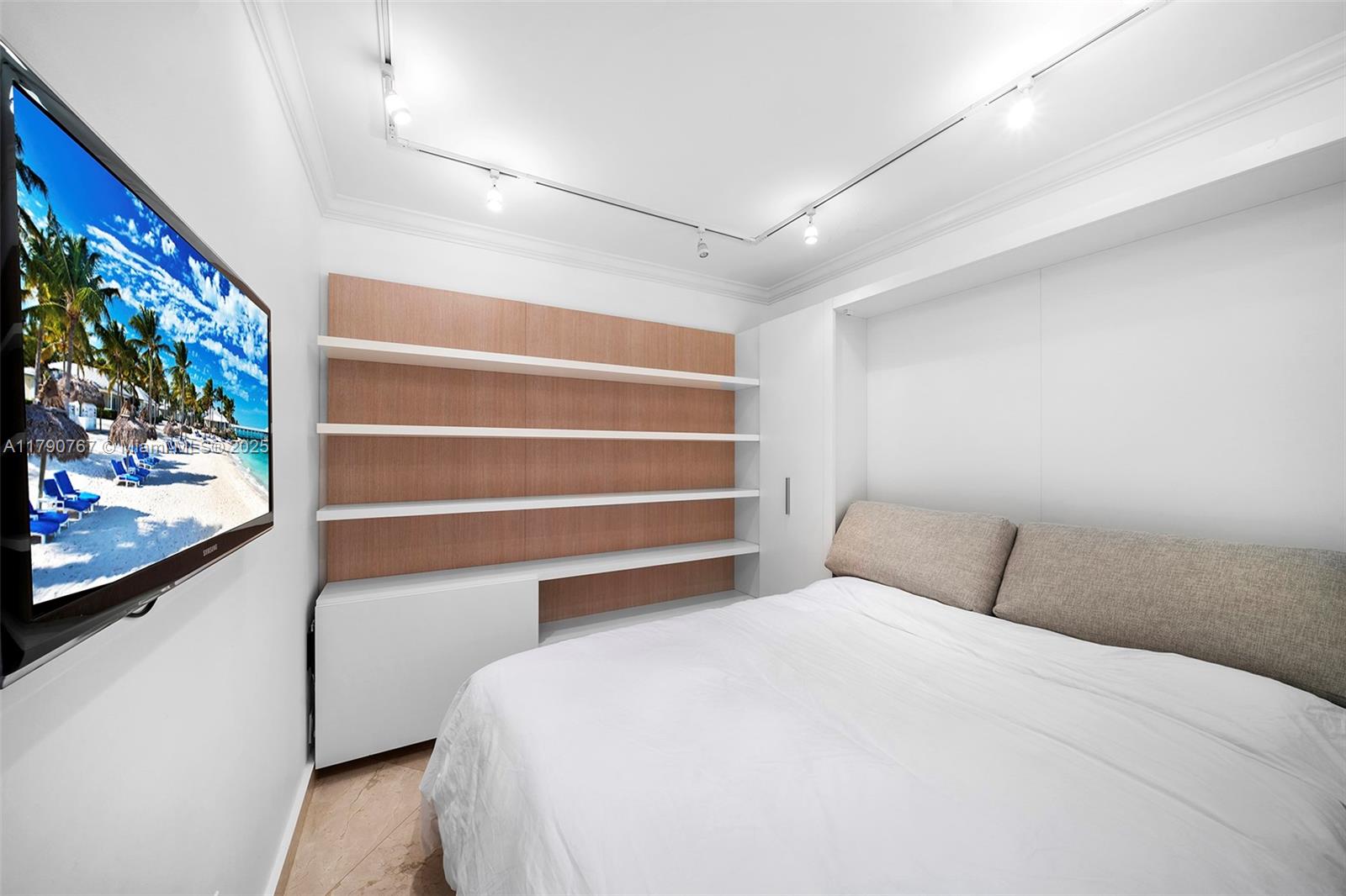 4779 Collins Ave #3405, Miami Beach FL 33140