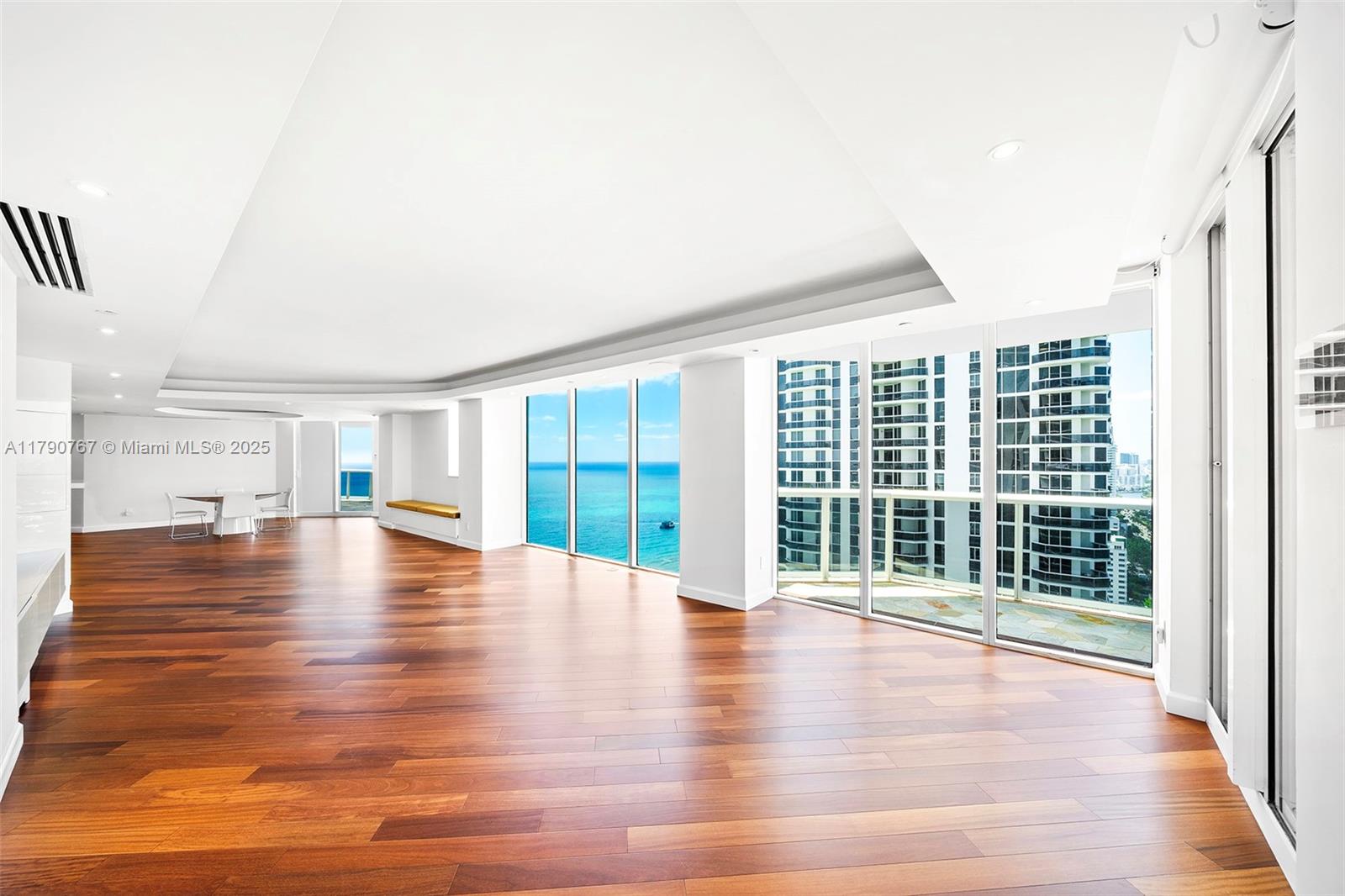 4779 Collins Ave #3405, Miami Beach FL 33140