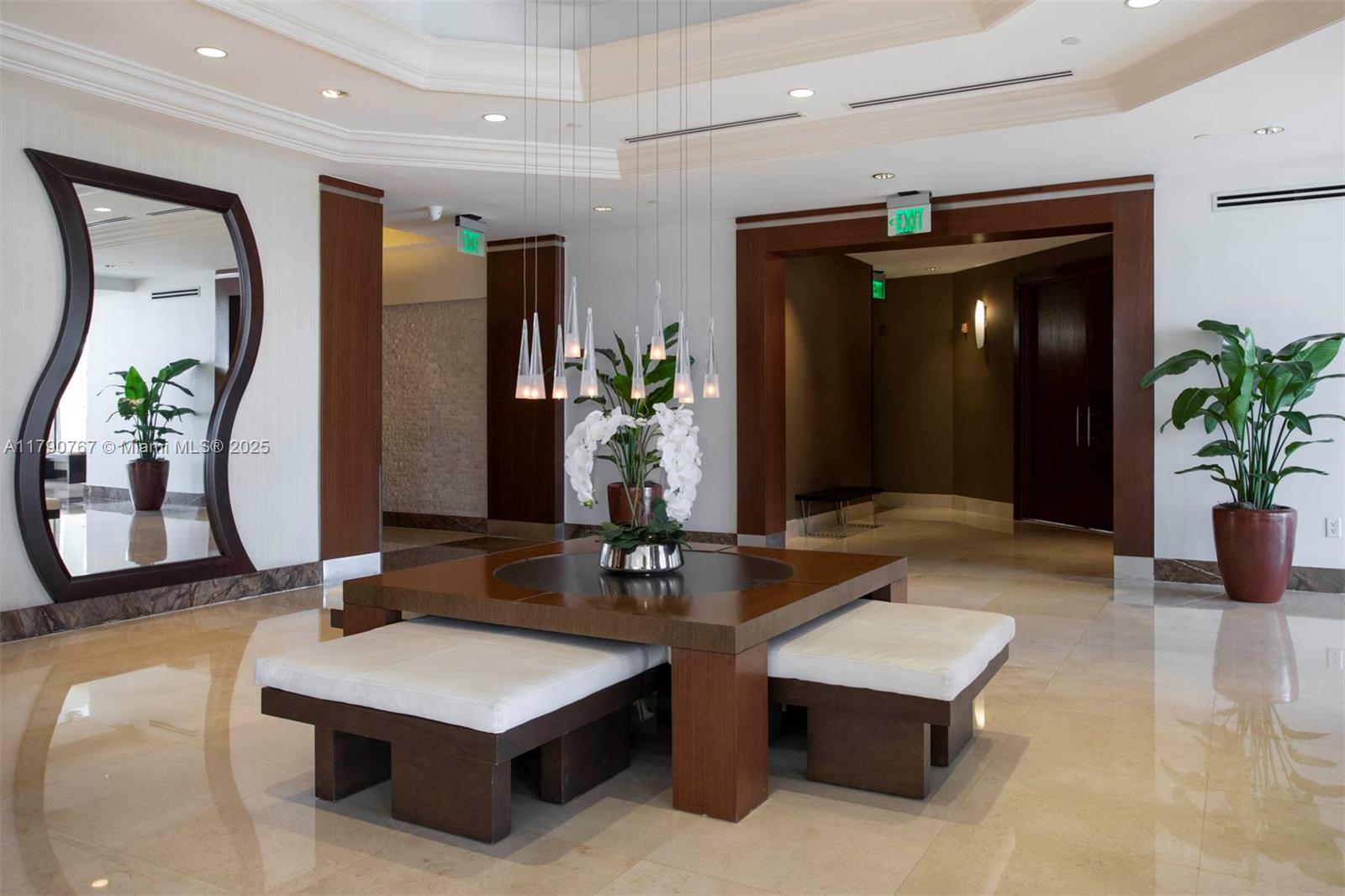 4779 Collins Ave #3405, Miami Beach FL 33140