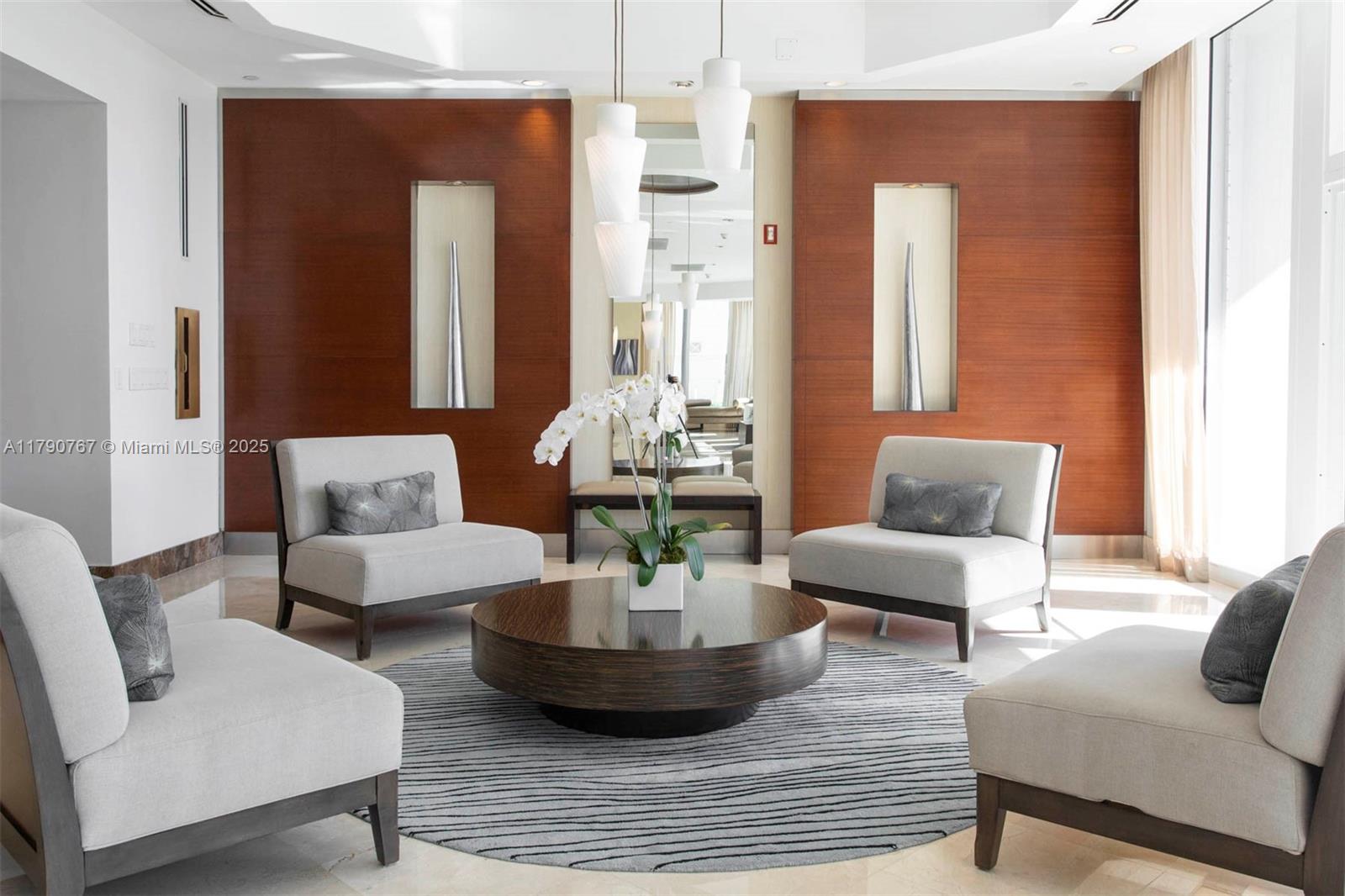 4779 Collins Ave #3405, Miami Beach FL 33140