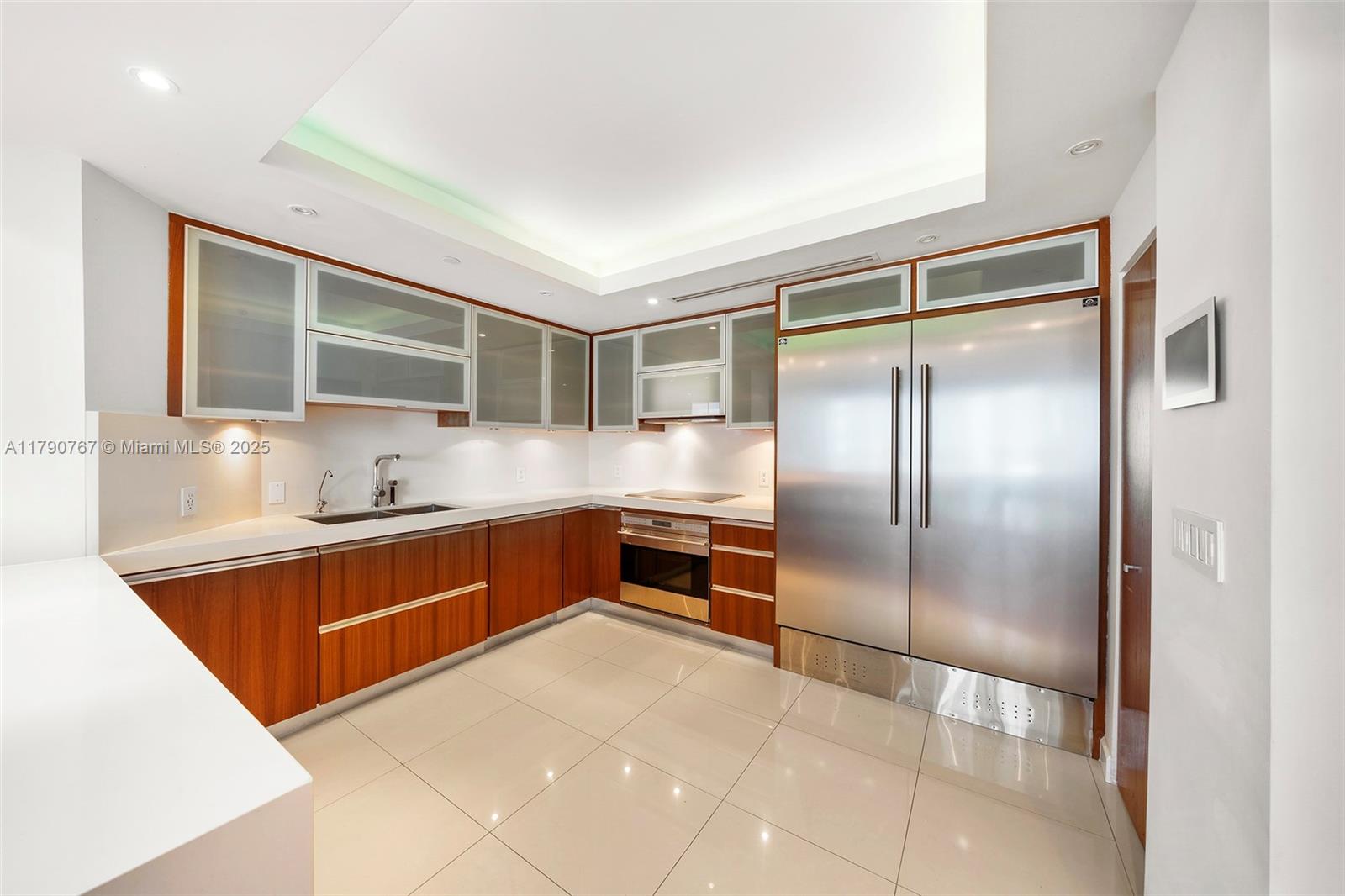 4779 Collins Ave #3405, Miami Beach FL 33140