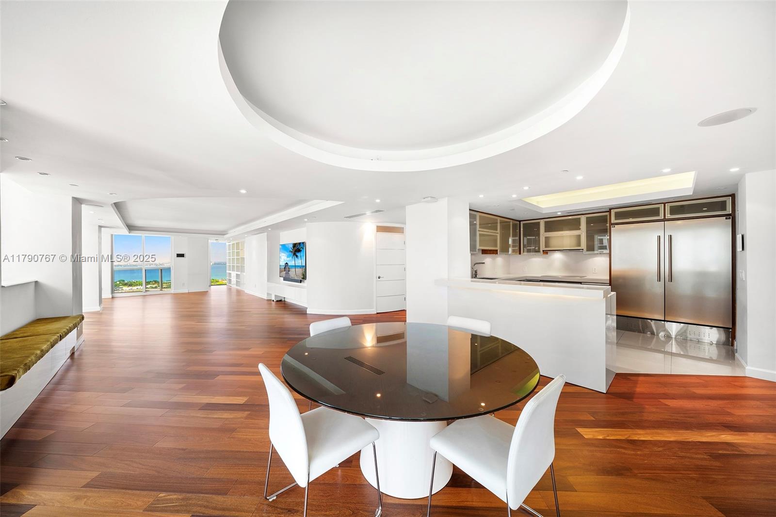4779 Collins Ave #3405, Miami Beach FL 33140