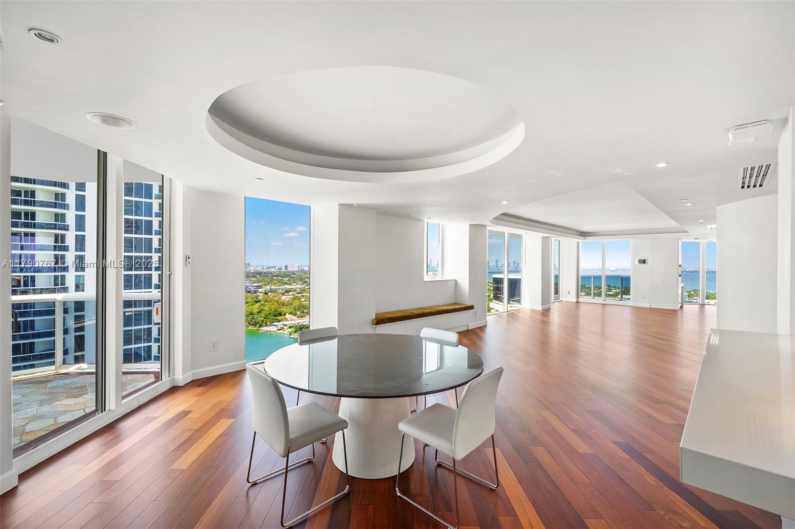 4779 Collins Ave #3405, Miami Beach FL 33140