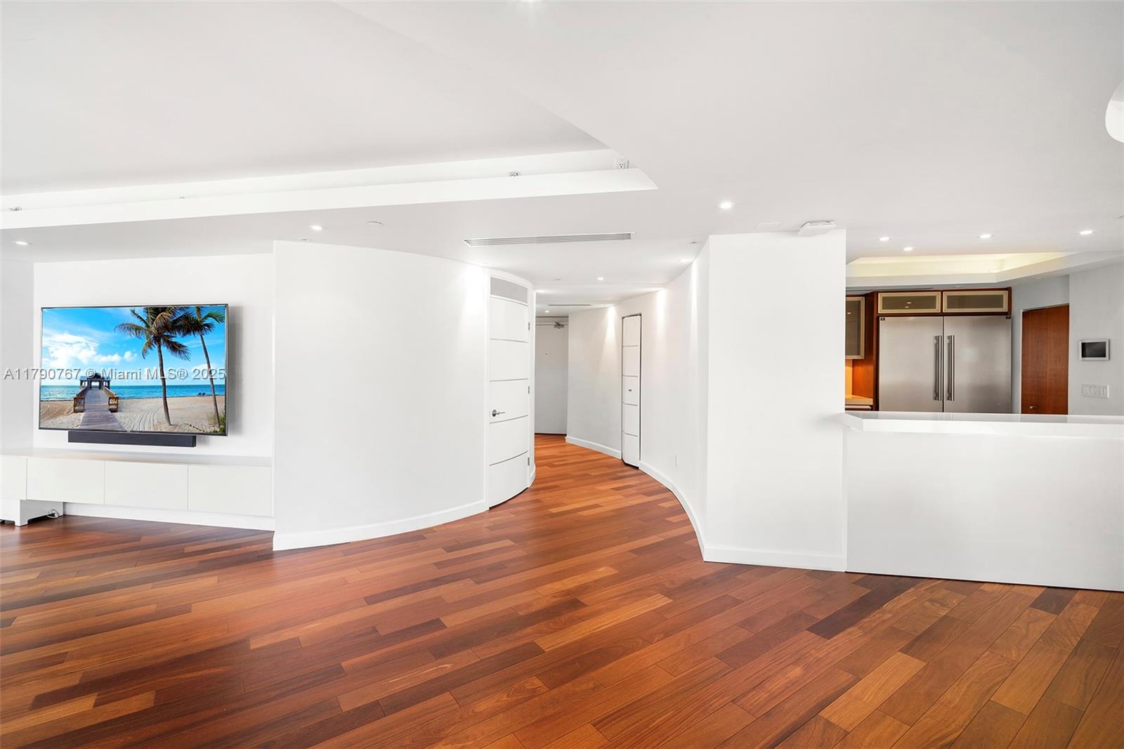4779 Collins Ave #3405, Miami Beach FL 33140