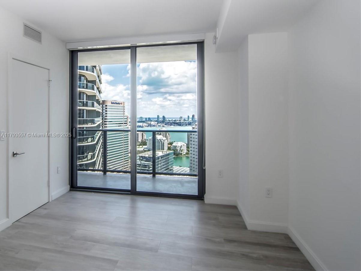45 SW 9th St #3501, Miami FL 33130