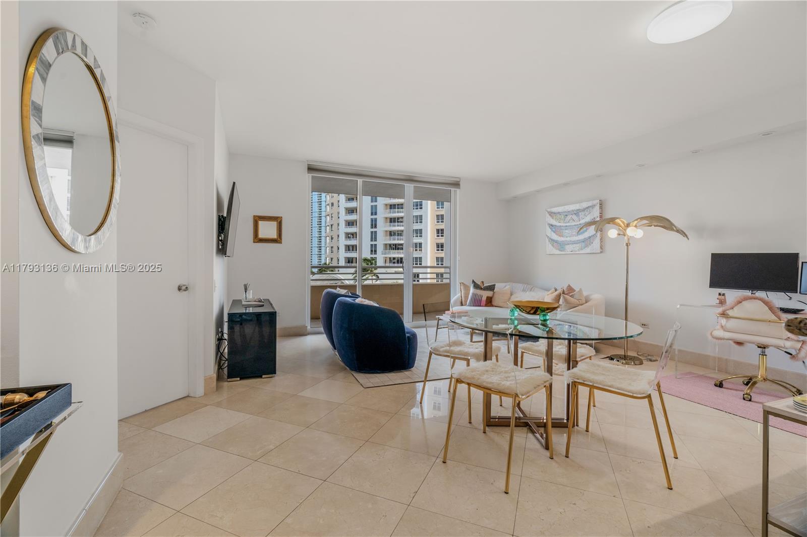 808 Brickell Key Dr #707, Miami FL 33131