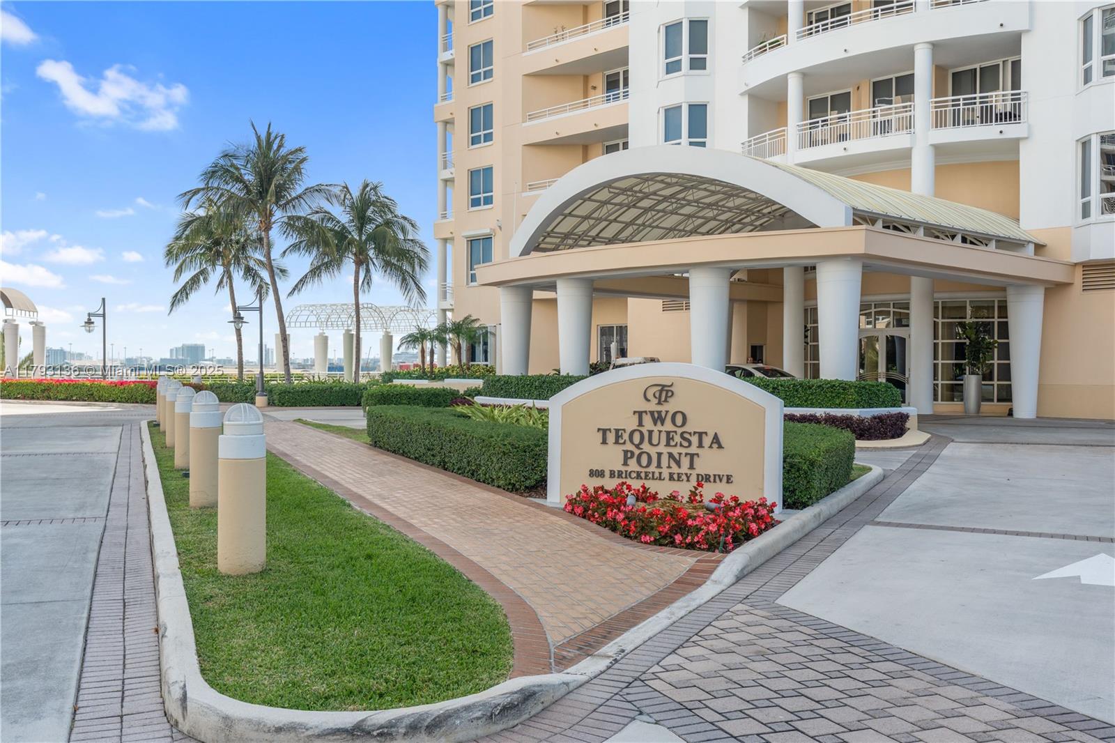 808 Brickell Key Dr #707, Miami FL 33131