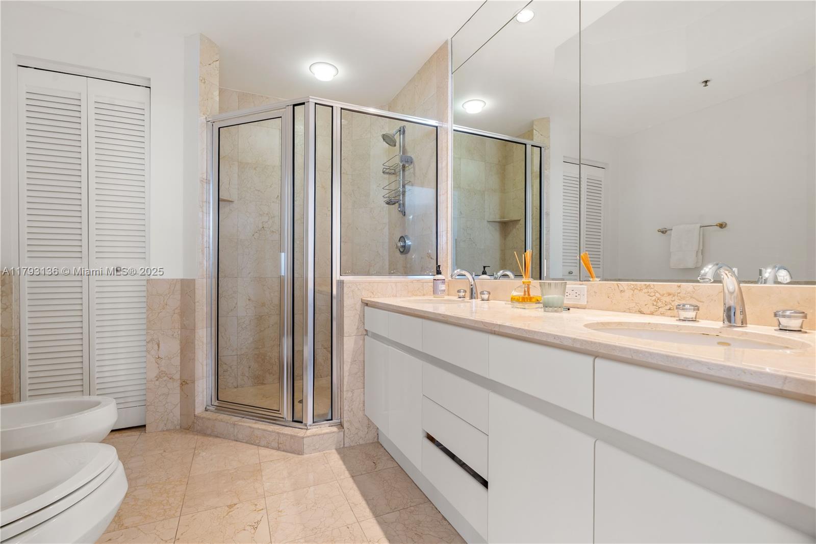 808 Brickell Key Dr #707, Miami FL 33131