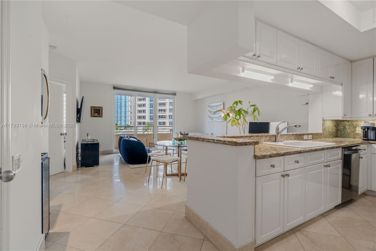808 Brickell Key Dr #707, Miami FL 33131