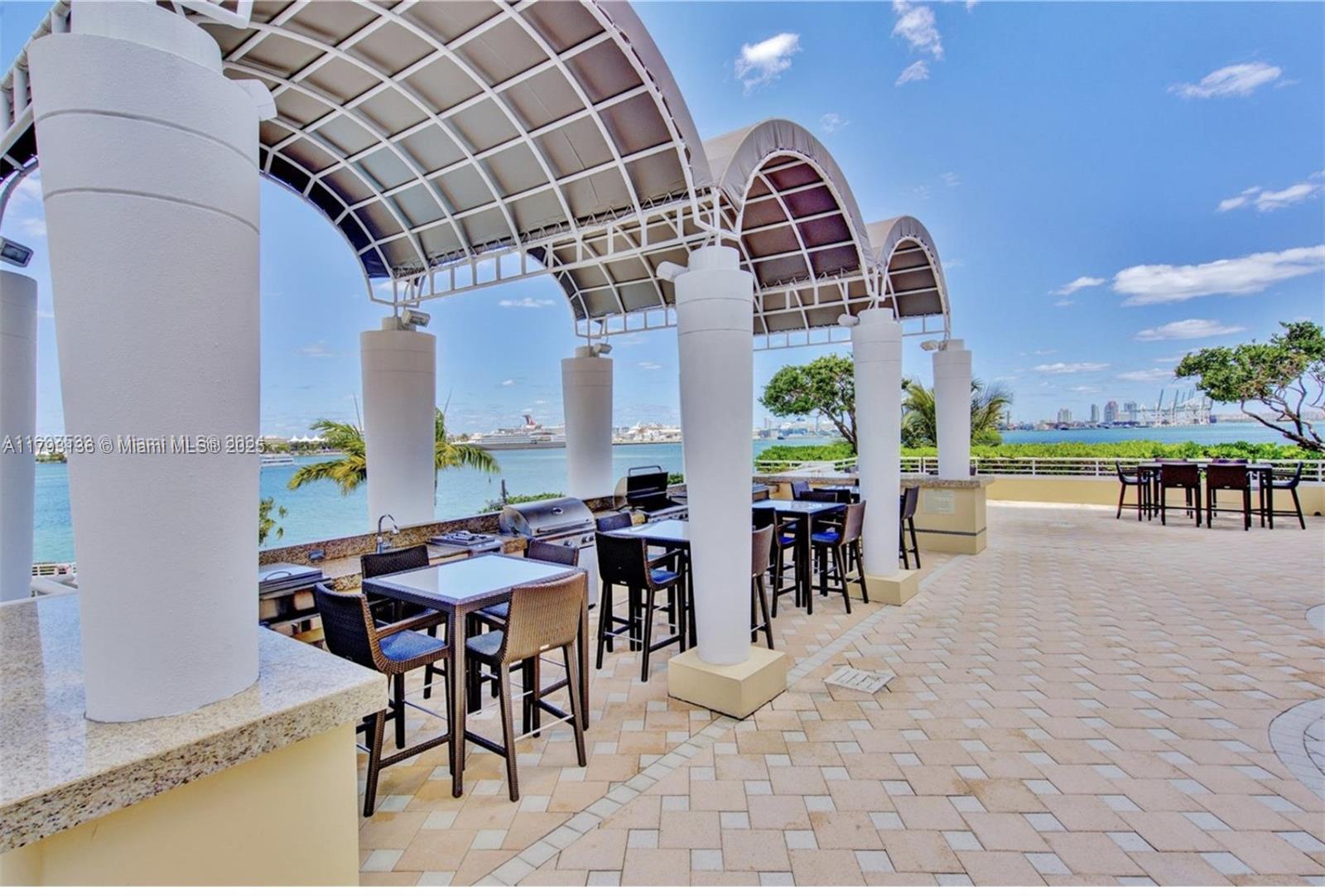 808 Brickell Key Dr #707, Miami FL 33131