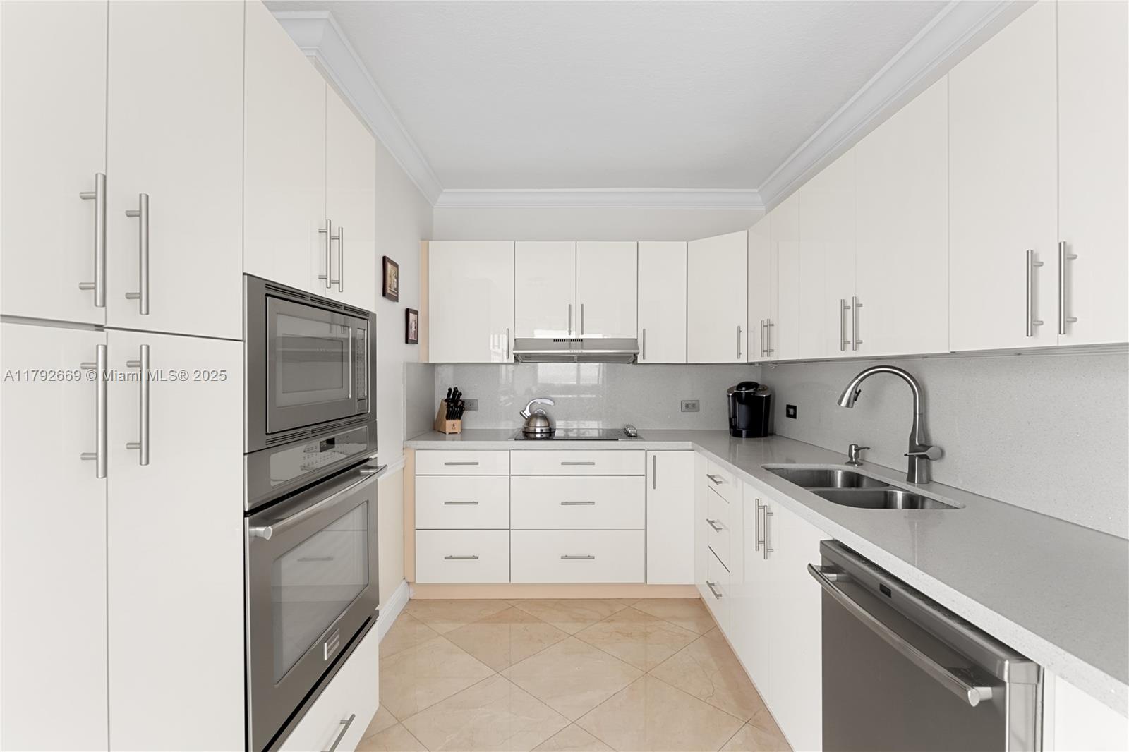 8855 Collins Ave #8J, Surfside, Florida image 13