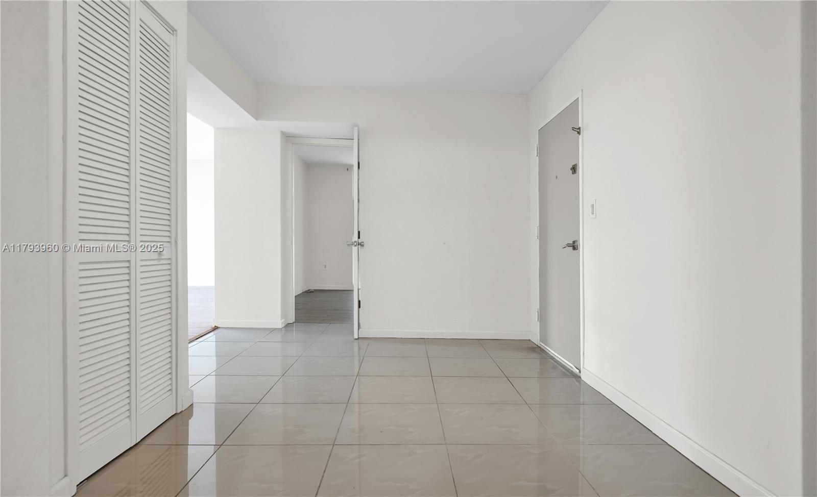 3701 N Country Club Dr #203, Aventura FL 33180