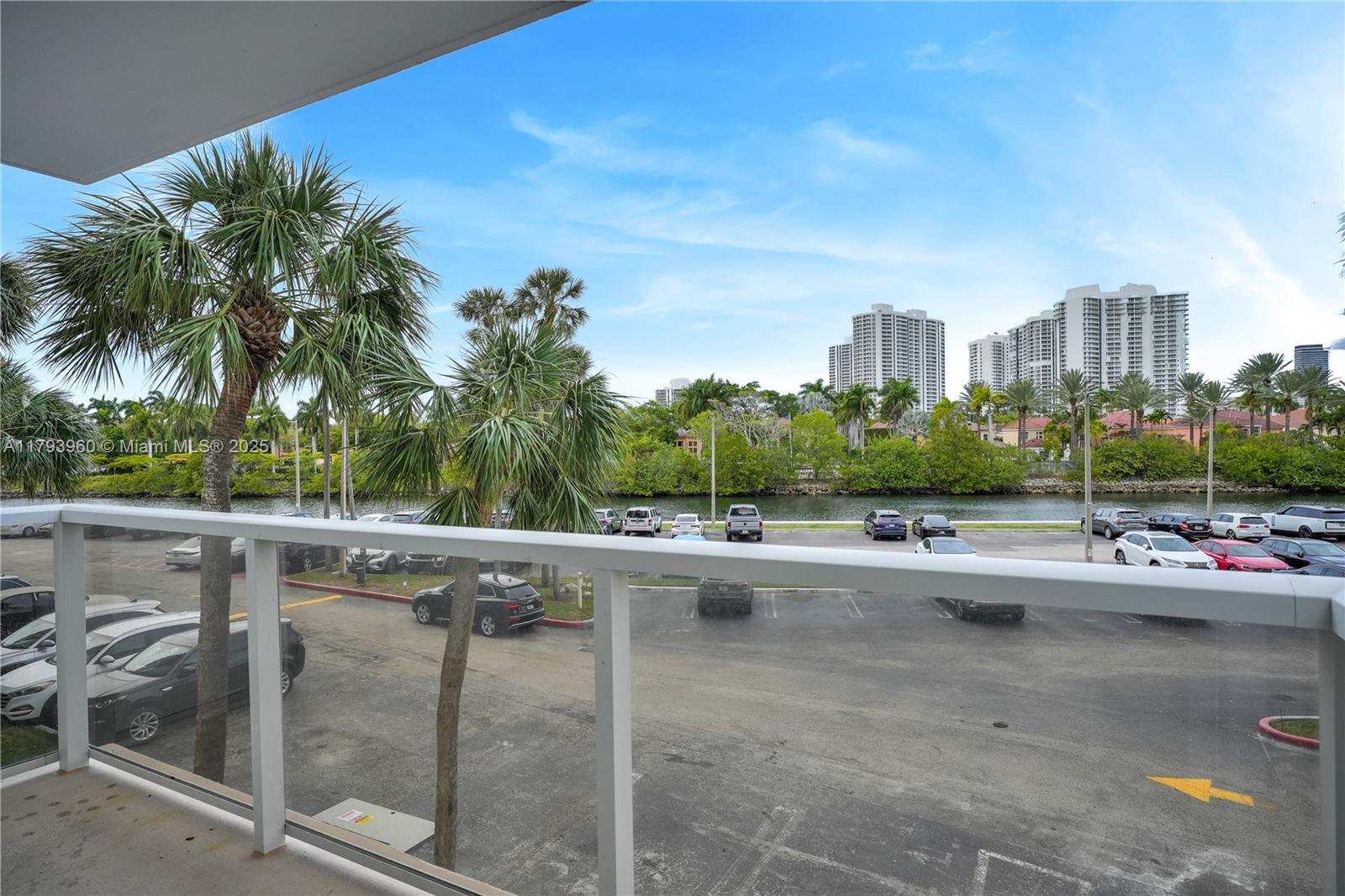 3701 N Country Club Dr #203, Aventura FL 33180