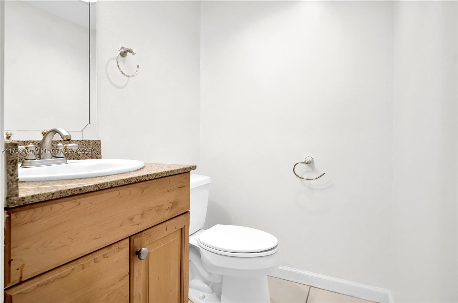 3701 N Country Club Dr #203, Aventura FL 33180