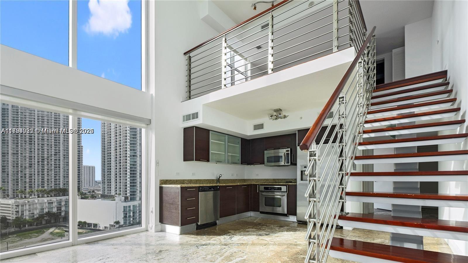 Apartamento à Venda em Miami, FL