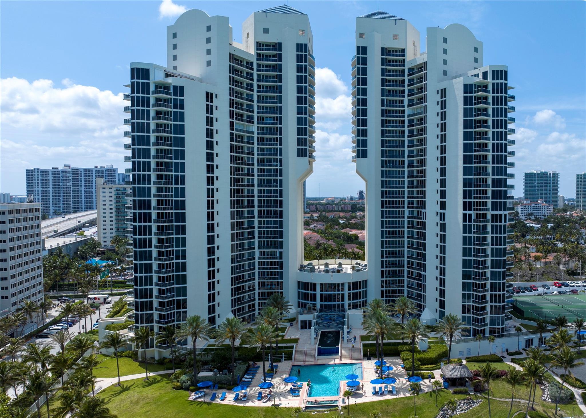 Apartamento à Venda em Sunny Isles Beach, FL