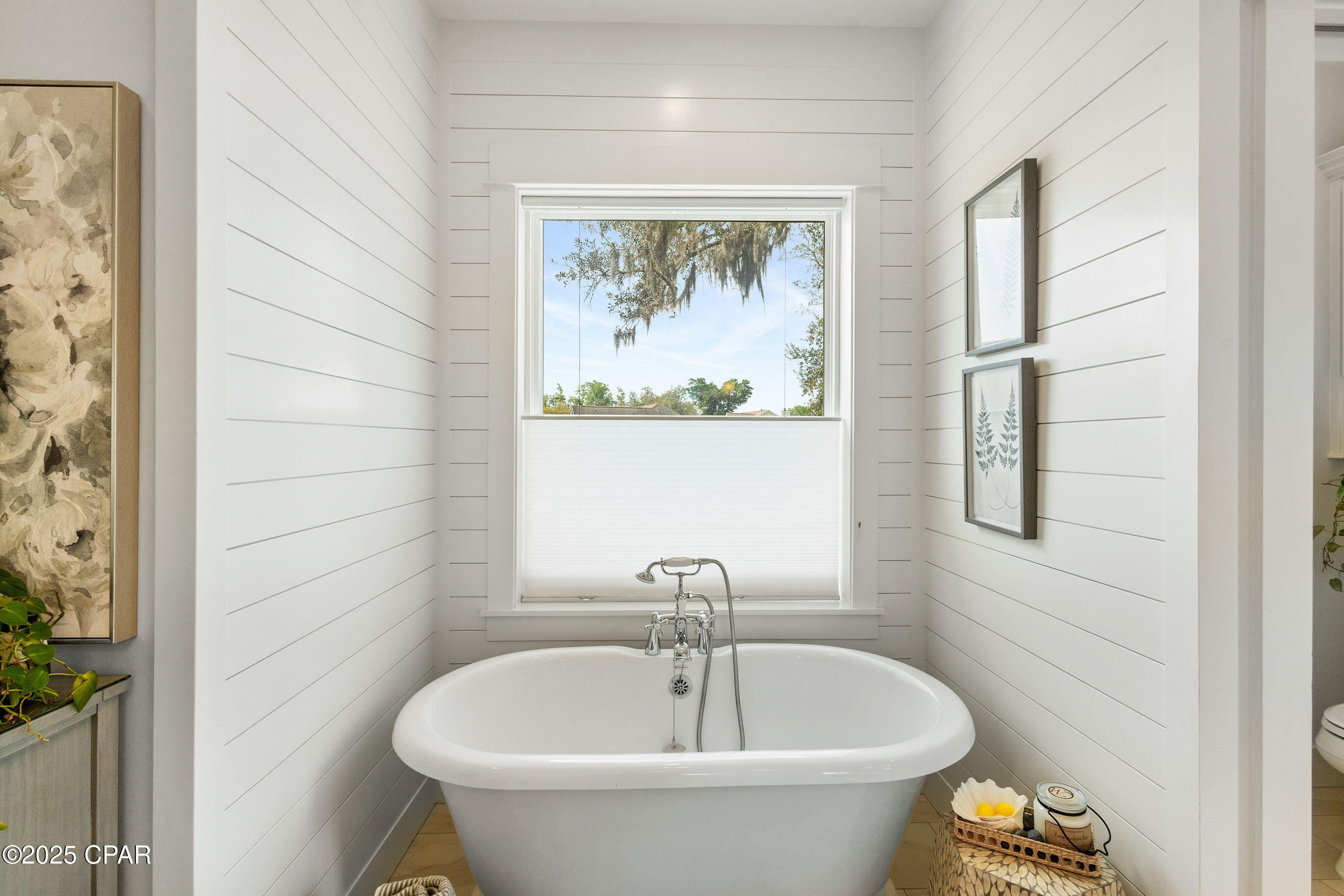Listing photo id 32 for 7831 Hwy 2311
