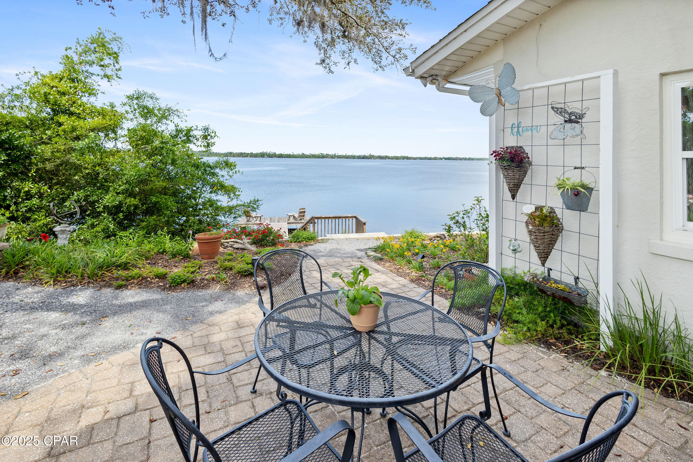 Listing photo id 41 for 7831 Hwy 2311