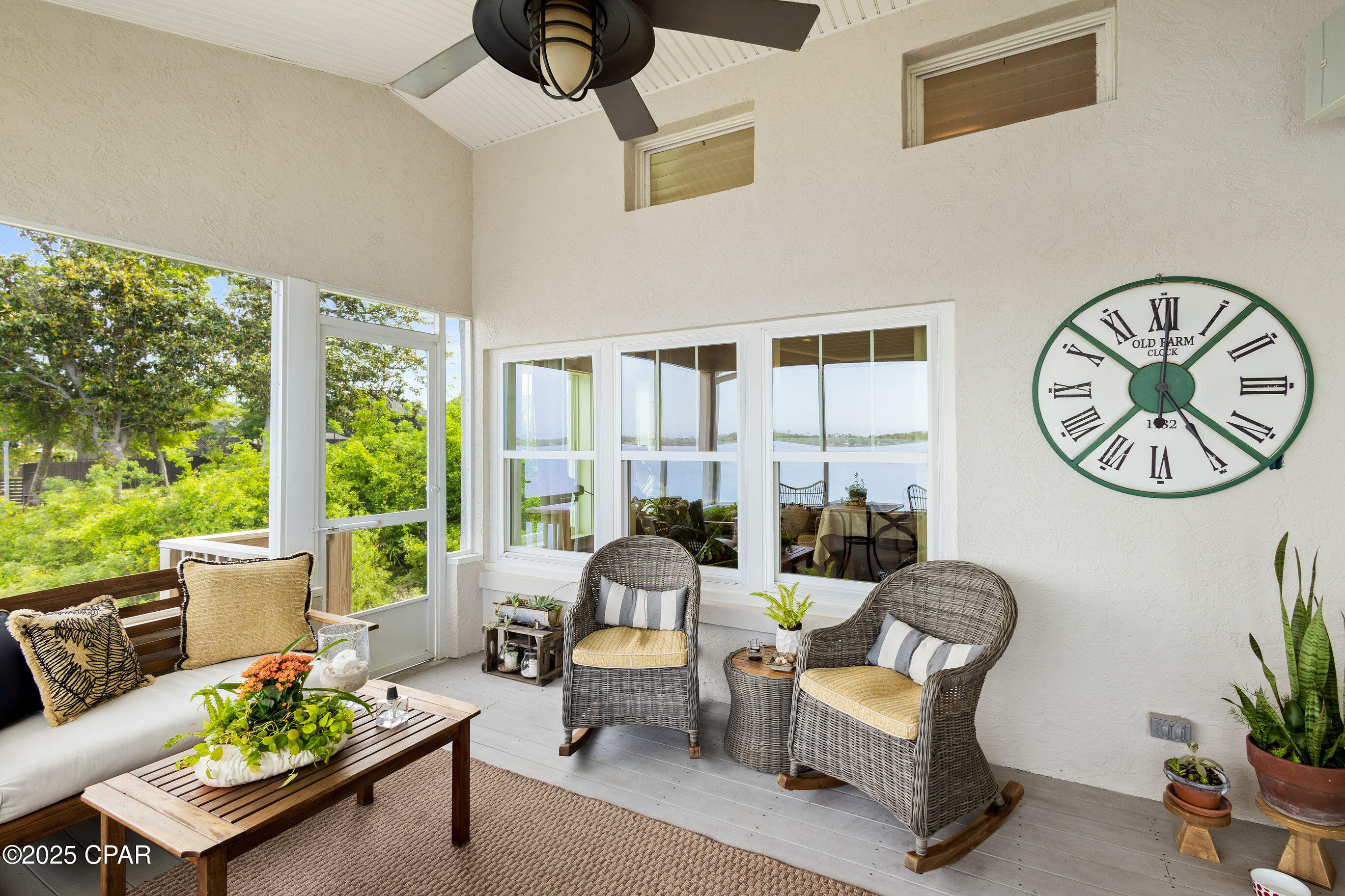 Listing photo id 89 for 7831 Hwy 2311