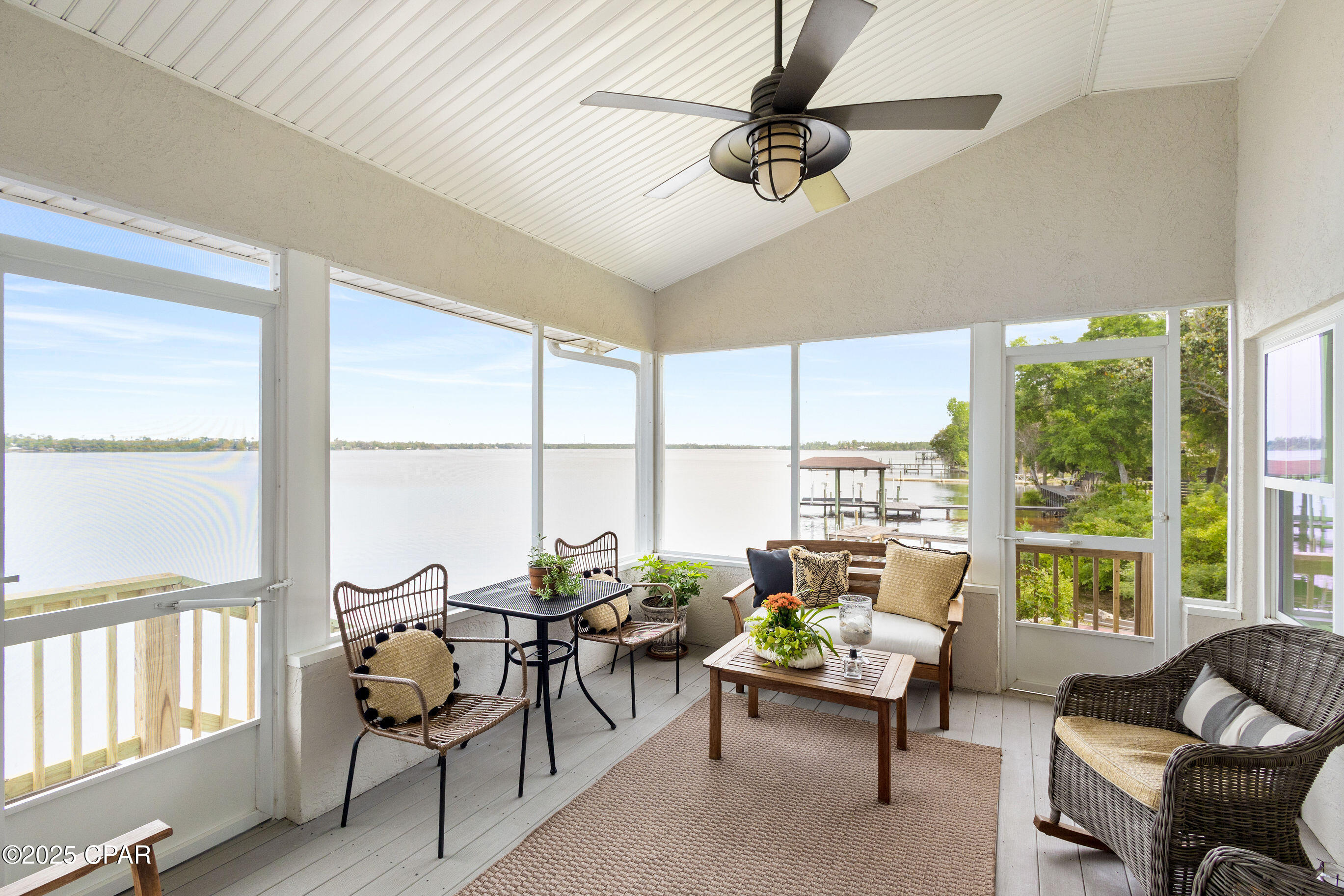 Listing photo id 94 for 7831 Hwy 2311