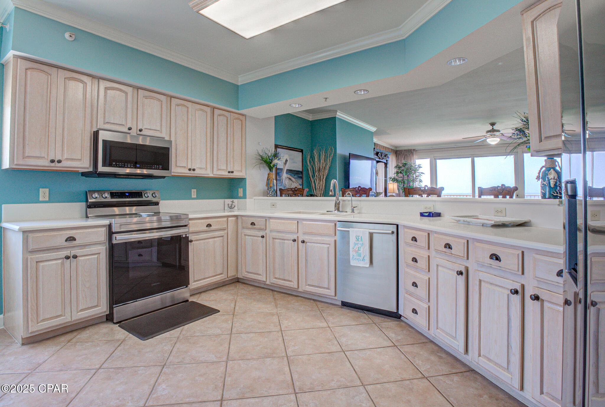 Image 11 For 8601 Surf Drive 14e