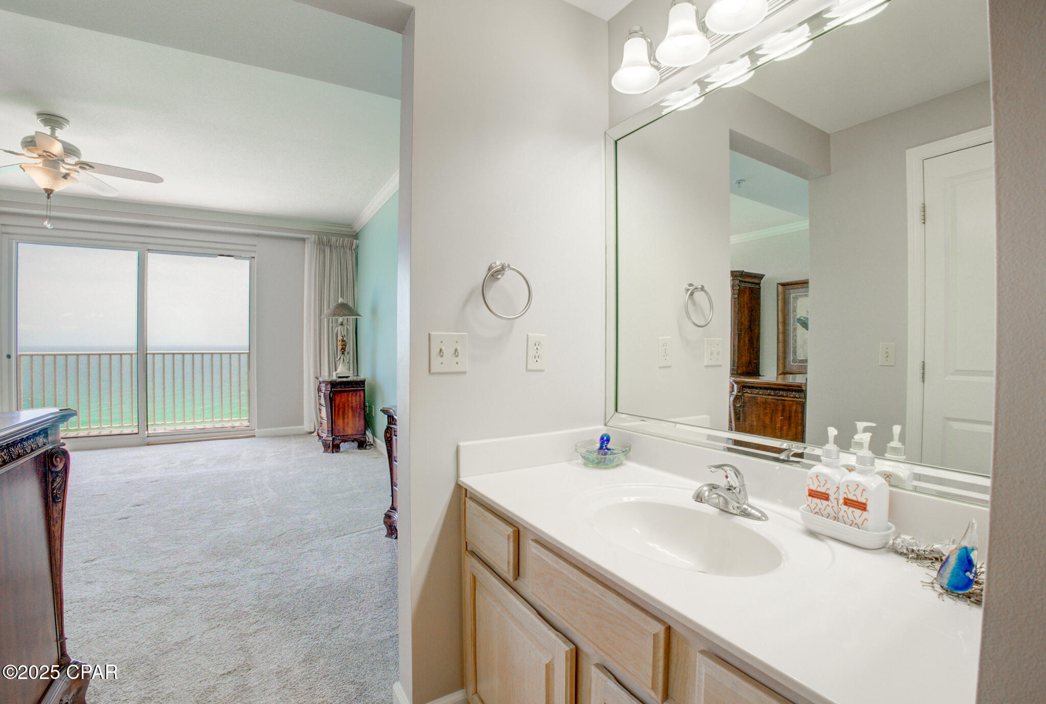 Image 24 For 8601 Surf Drive 14e