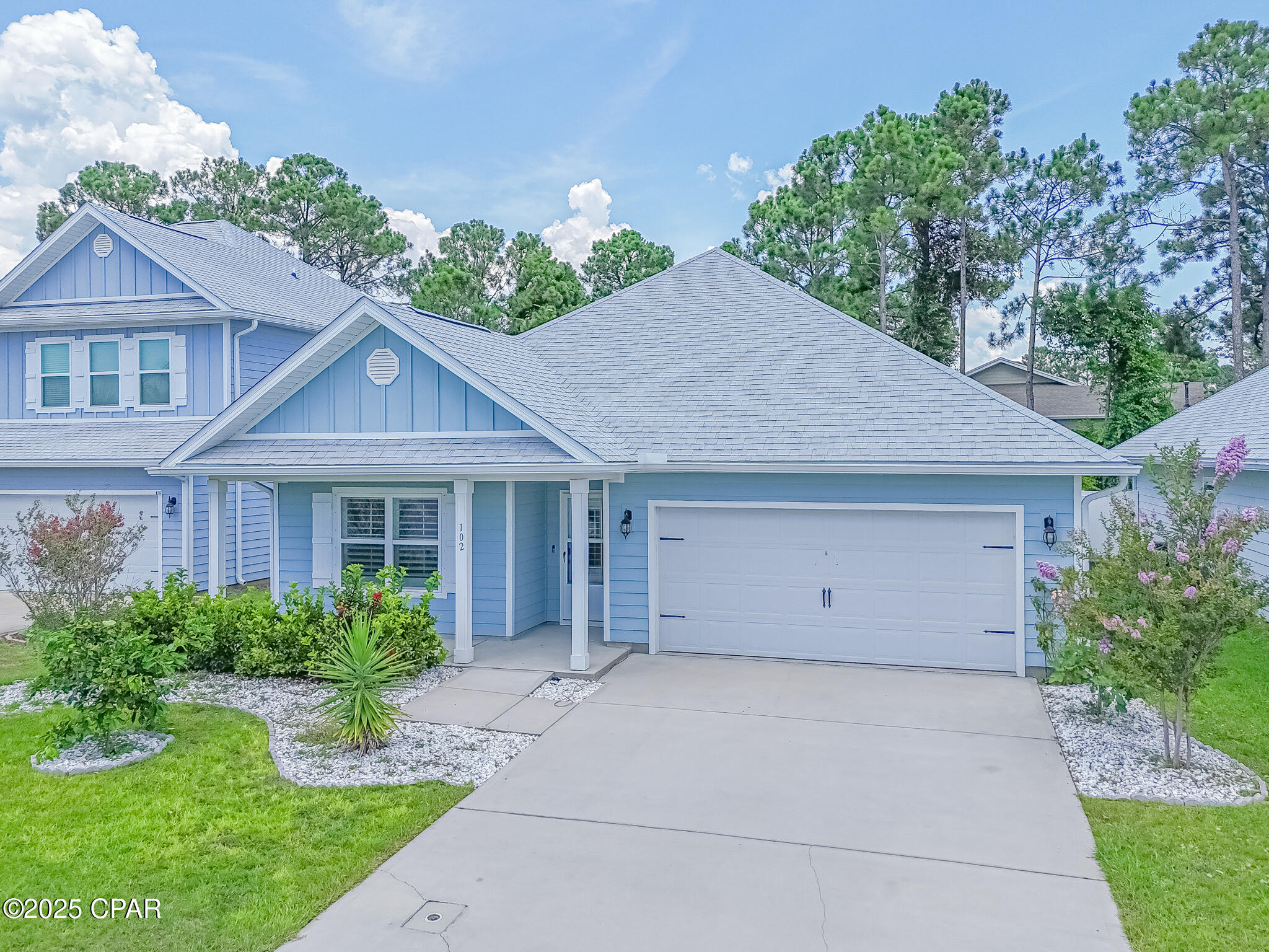 102 Moonraker Circle