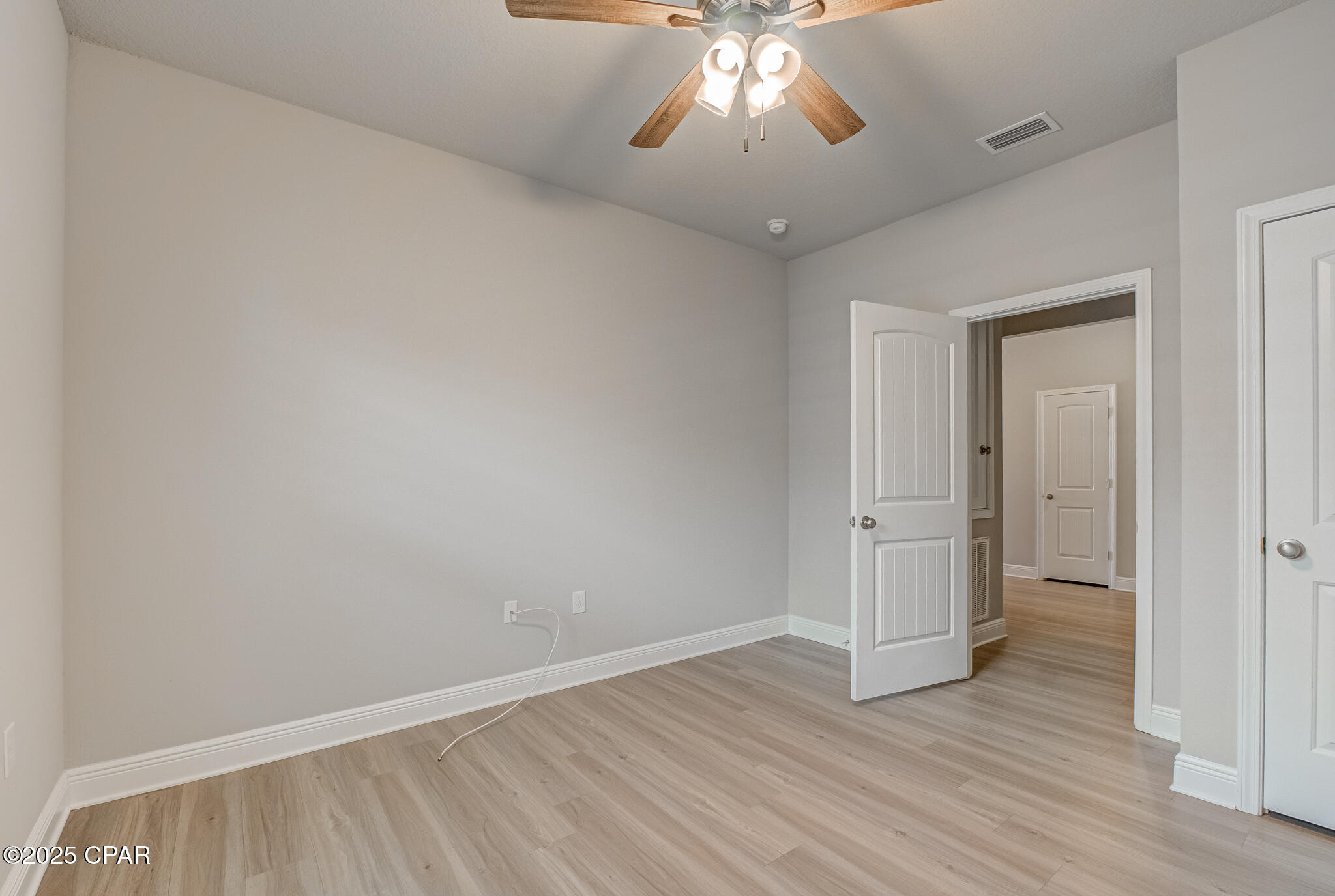 Image 13 For 102 Moonraker Circle